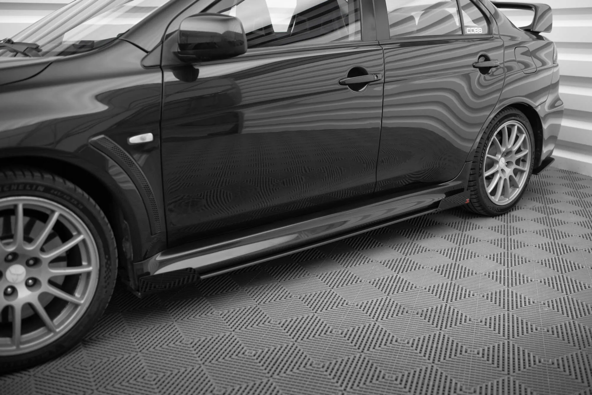 Sideskjørt-flopper Mitsubishi Lancer EVO X 2007 - 2015 | Glossy Black Edition – bilde 3