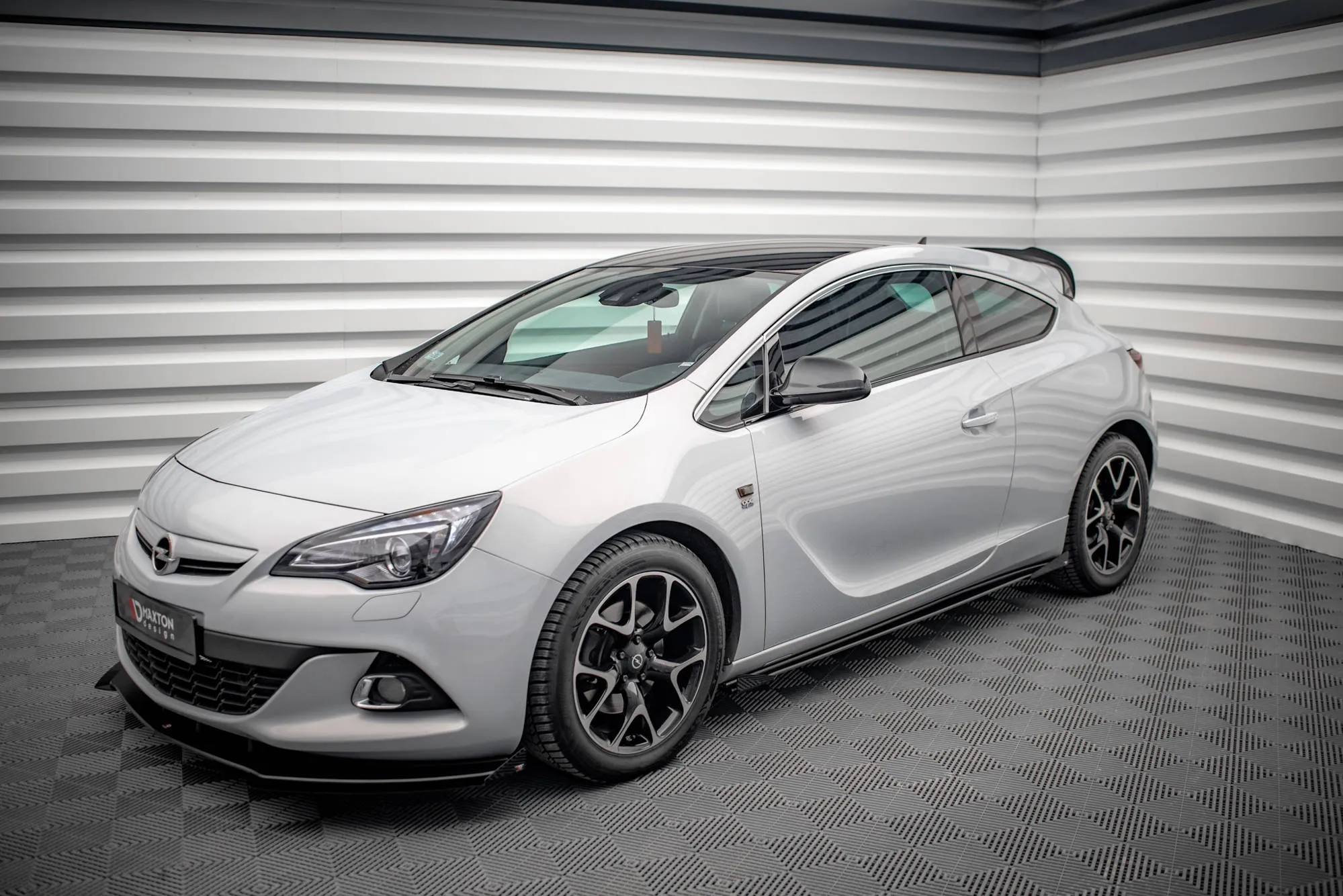 Sideskjørt + Flopper Opel Astra J Gtc Opc-line 2011-2018 | Street Pro Black Edition