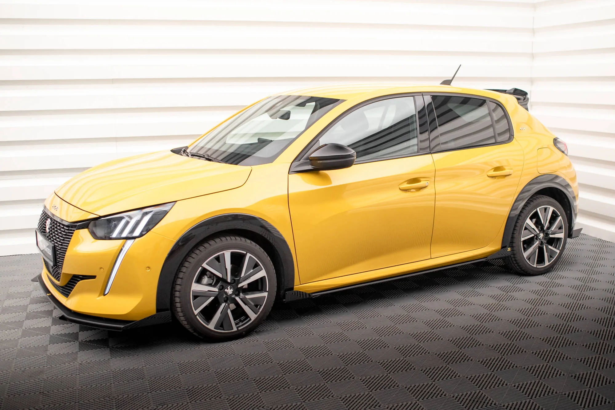 Sideskjørt + Flopper Peugeot 208 GT II 2019 - 2023 | Street Pro Black Edition – bilde 2