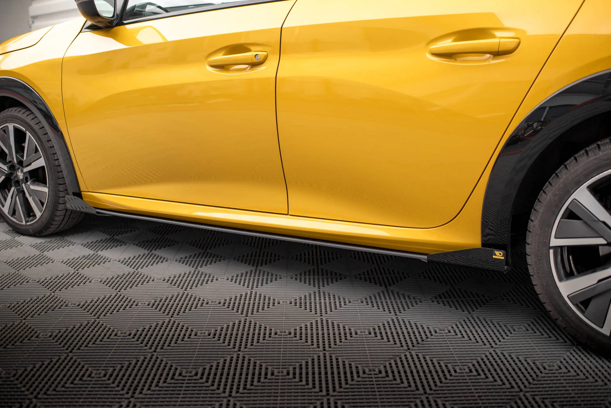 Sideskjørt + Flopper Peugeot 208 GT II 2019 - 2023 | Street Pro Black Edition – bilde 4
