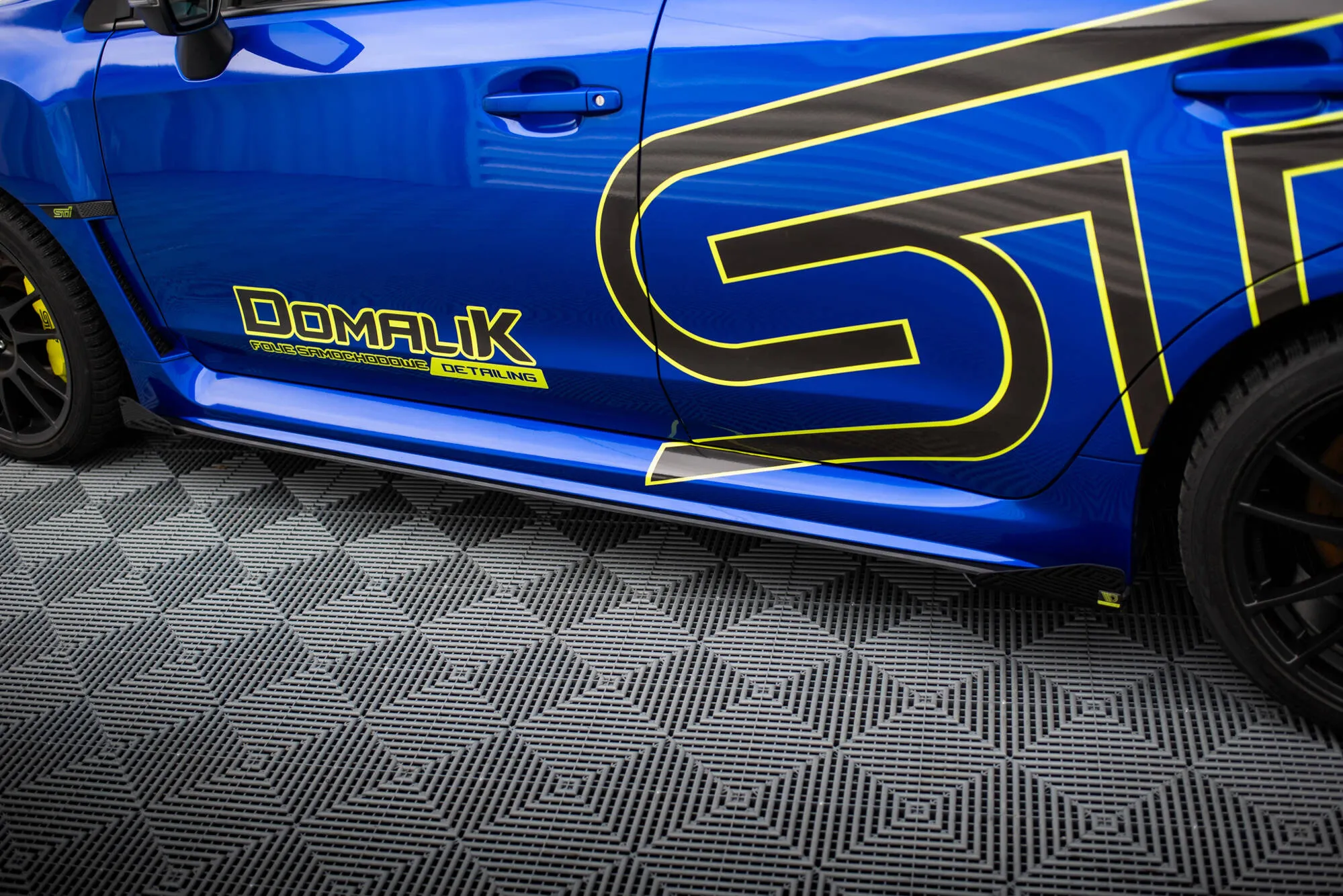 Sideskjørt + Flopper Subaru WRX STI I Facelift 2017 - 2021 | Street Pro Black Edition – bilde 3