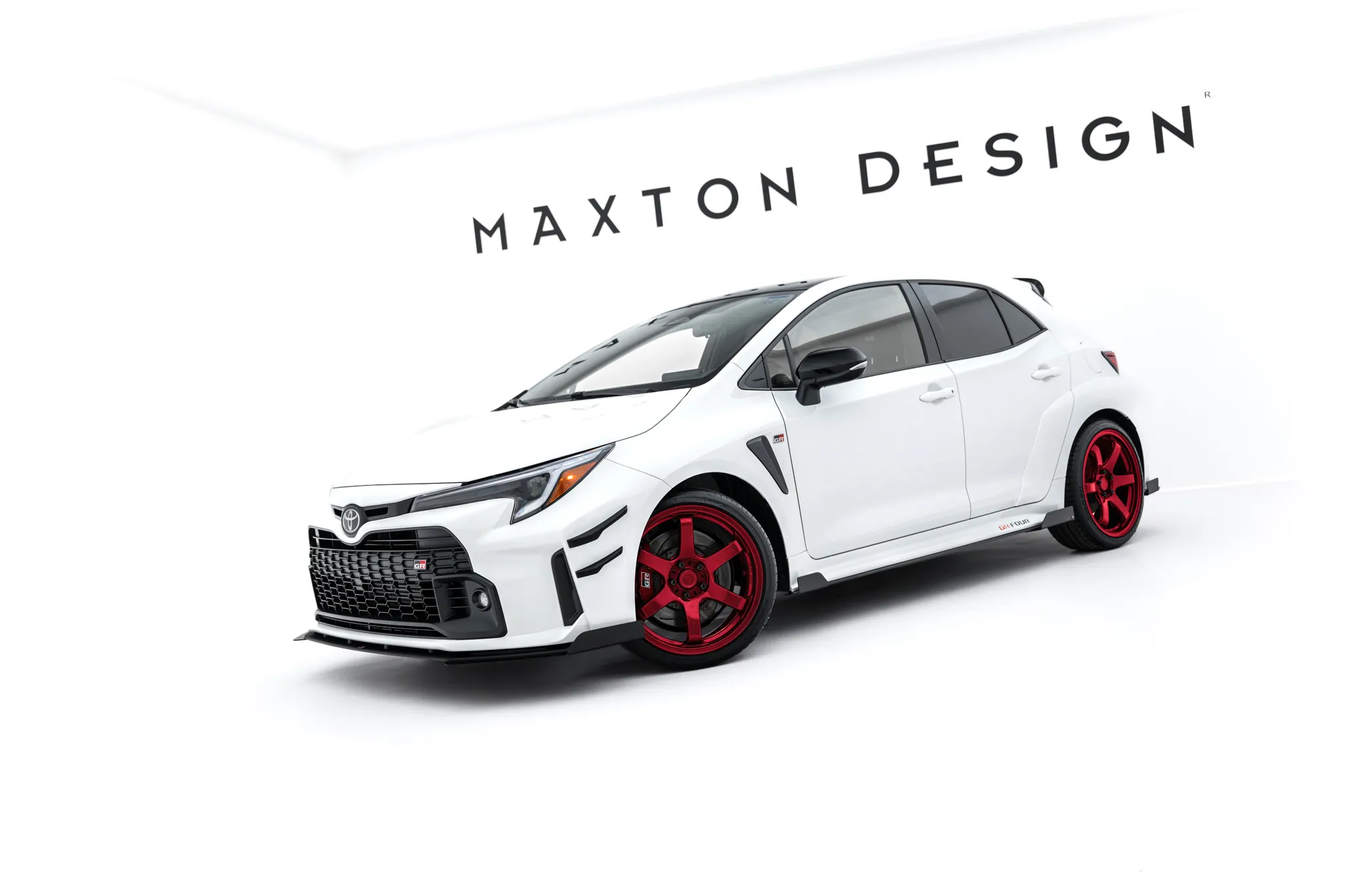 Sideskjørt-flopper Toyota GR Corolla XII 2022 - 2024 | Glossy Black Edition – bilde 3