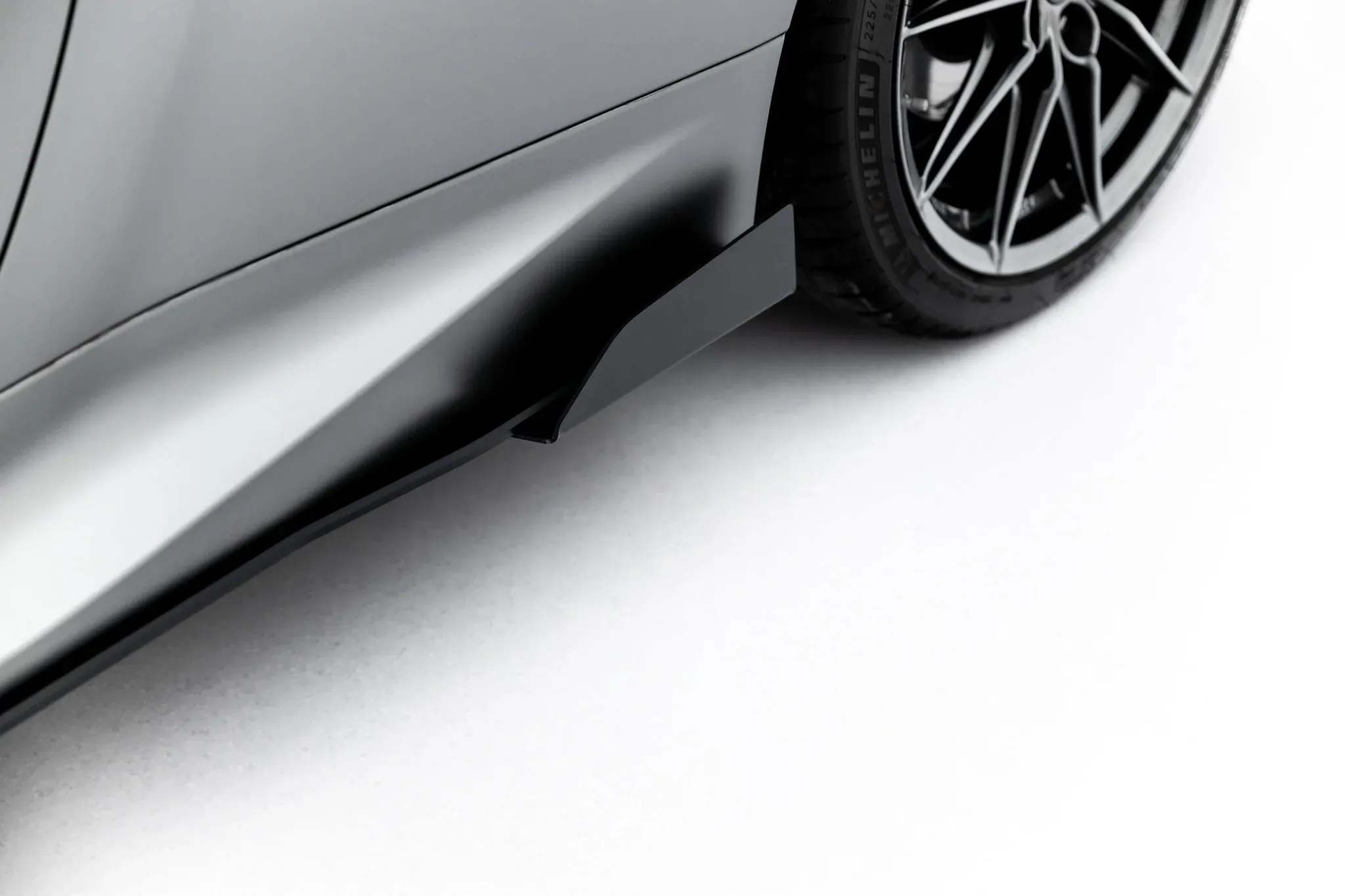 Sideskjørt-flopper Toyota GR Yaris IV Facelift 2024 -> | Glossy Black Edition – bilde 4