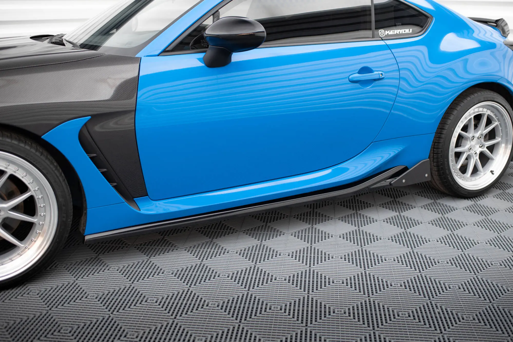 Sideskjørt + flopper Toyota GR86 2021 - > | V.1 Glossy Black Edition
