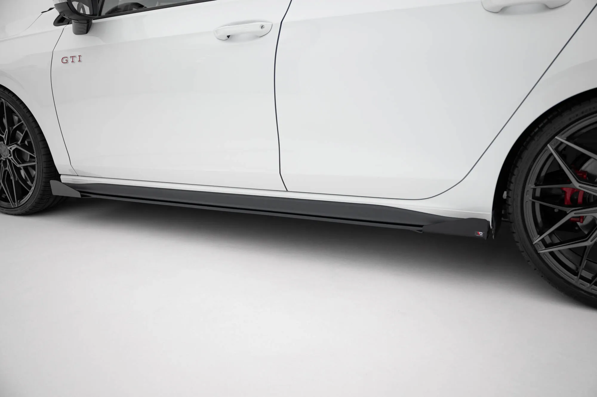 Sideskjørt + Flopper VW Golf 8 GTI / GTI Clubsport / R-line 2020-> | Street Pro Black Edition – bilde 3