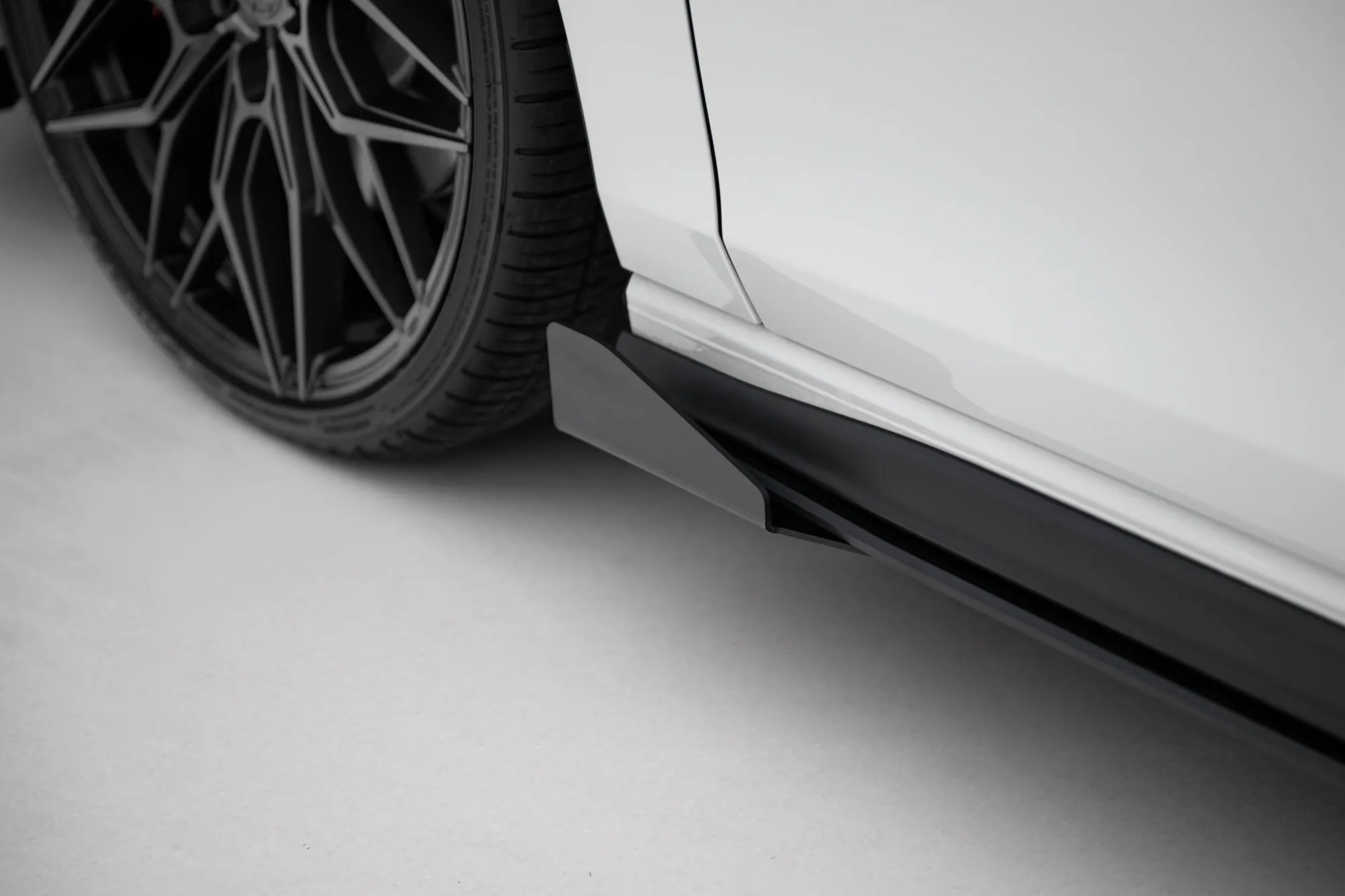 Sideskjørt + Flopper VW Golf 8 GTI / GTI Clubsport / R-line 2020-> | Street Pro Black Edition – bilde 5