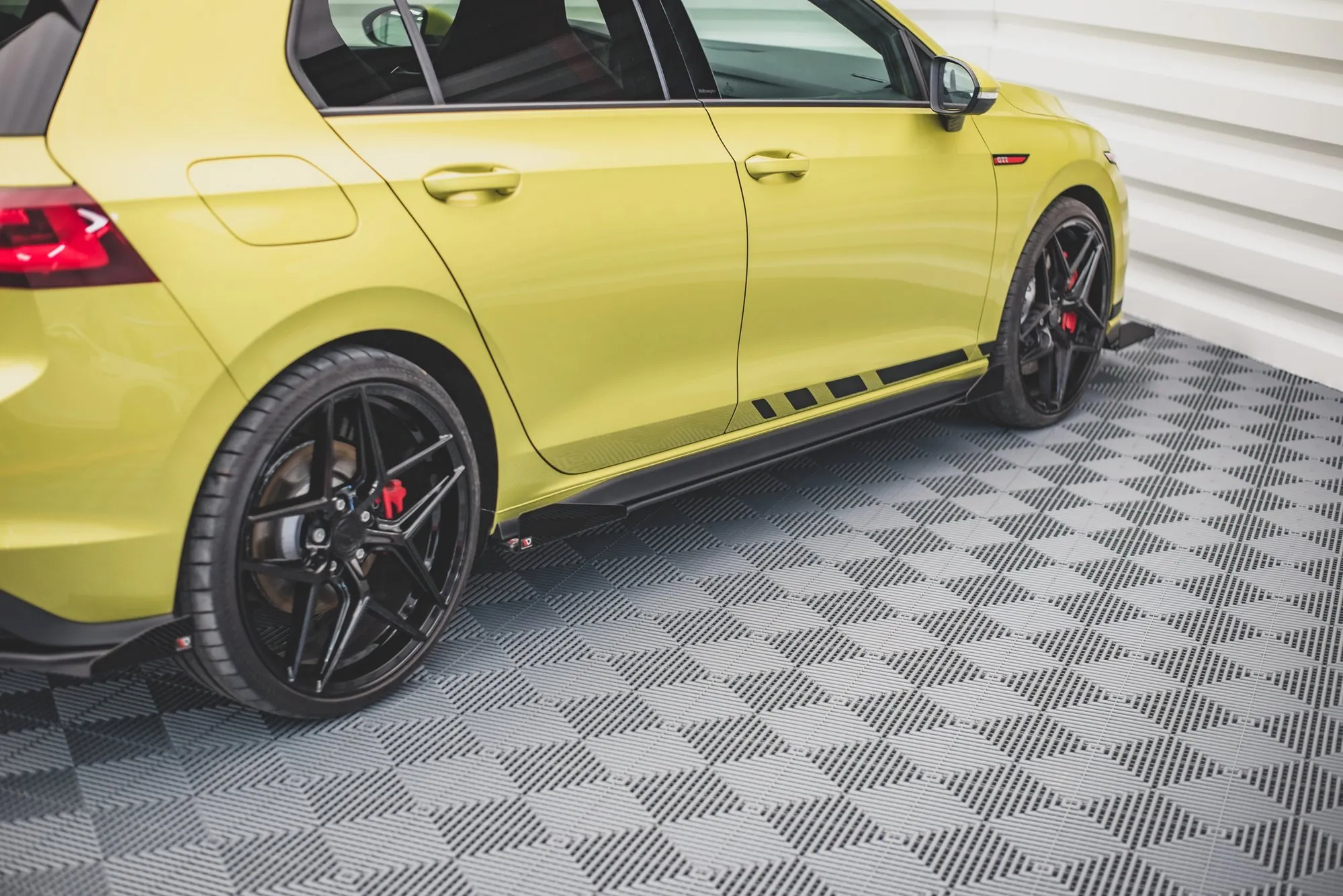 Sideskjørt + Flopper VW Golf 8 GTI / GTI Clubsport / R-line 2020-> | Street Pro Black Edition – bilde 9