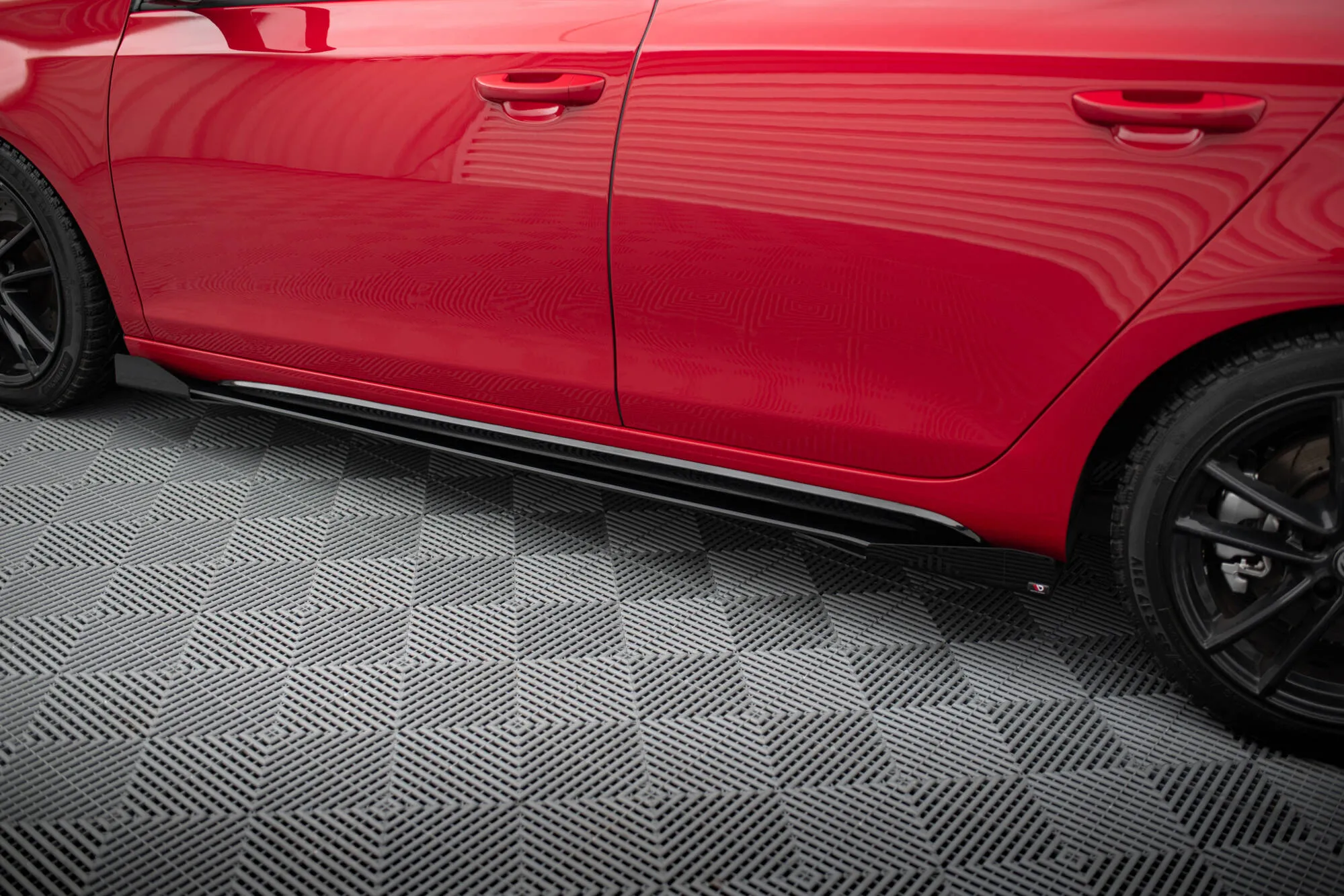 Sideskjørt + Flopper VW Golf GTI MK6 2008-2012 | Street Pro Black Edition – bilde 3