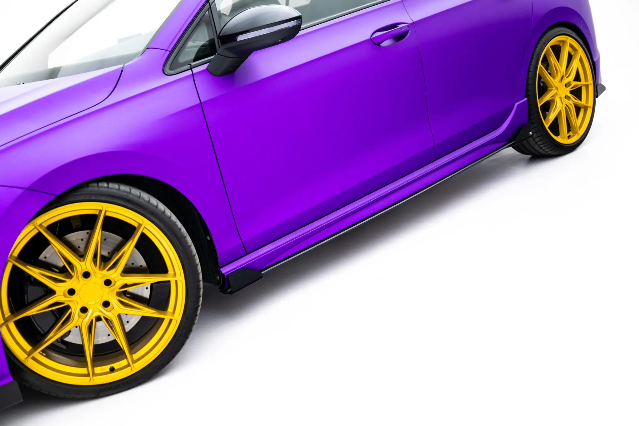 Sideskjørt + Flopper VW Golf R MK8 2020-> | Street Pro Black Edition – bilde 2