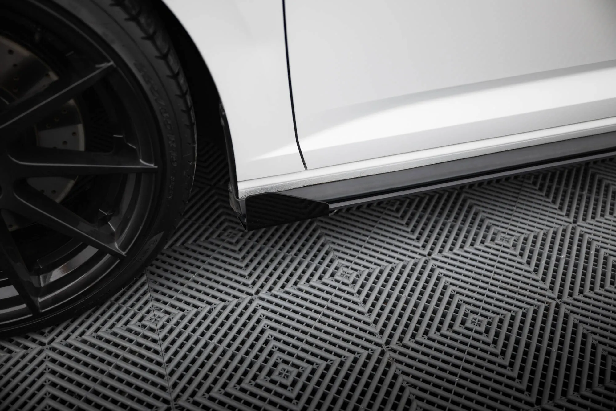 Sideskjørt + Flopper VW Jetta Gli VII 2019 - 2021 | Street Pro Black Edition – bilde 5