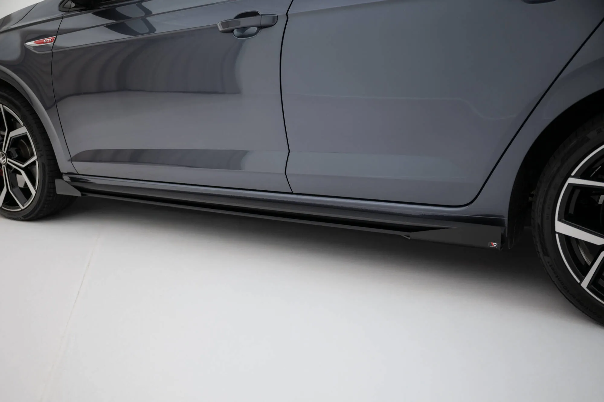 Sideskjørt + Flopper VW Polo GTI VI Facelift 2021 -> | Street Pro Black Edition – bilde 3