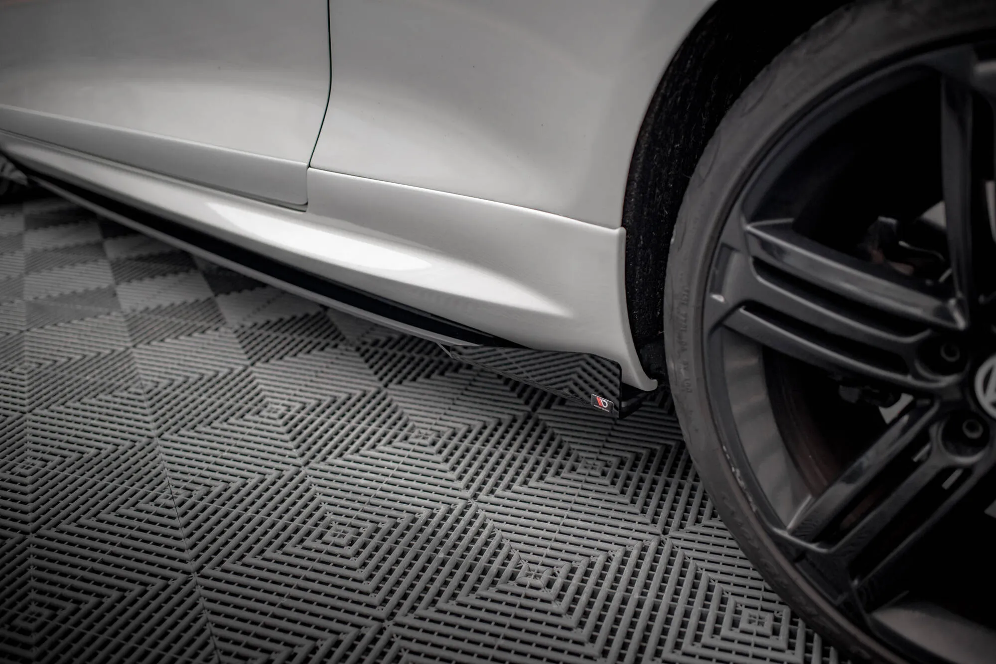 Sideskjørt-flopper VW Scirocco R mk3 2008 - 2014 | Glossy Black Edition