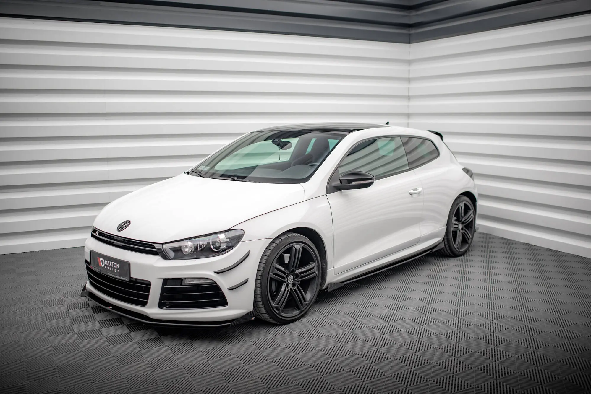 Sideskjørt + flopper VW Scirocco R mk3 2008 - 2014 | Street Pro Black Edition – bilde 5