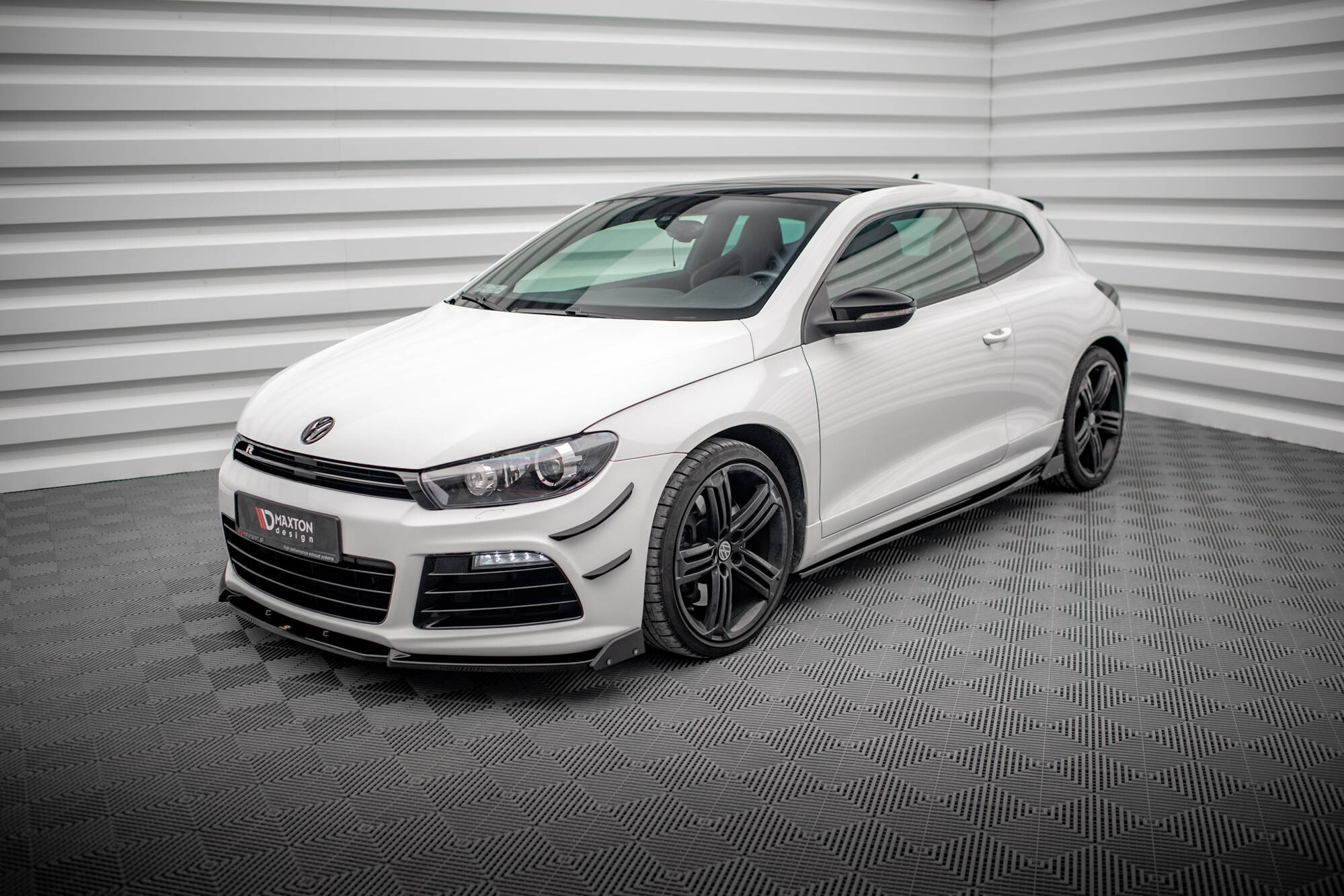 Sideskjørt + flopper VW Scirocco R mk3 2008 - 2014 | V.2 Glossy Black Edition – bilde 5