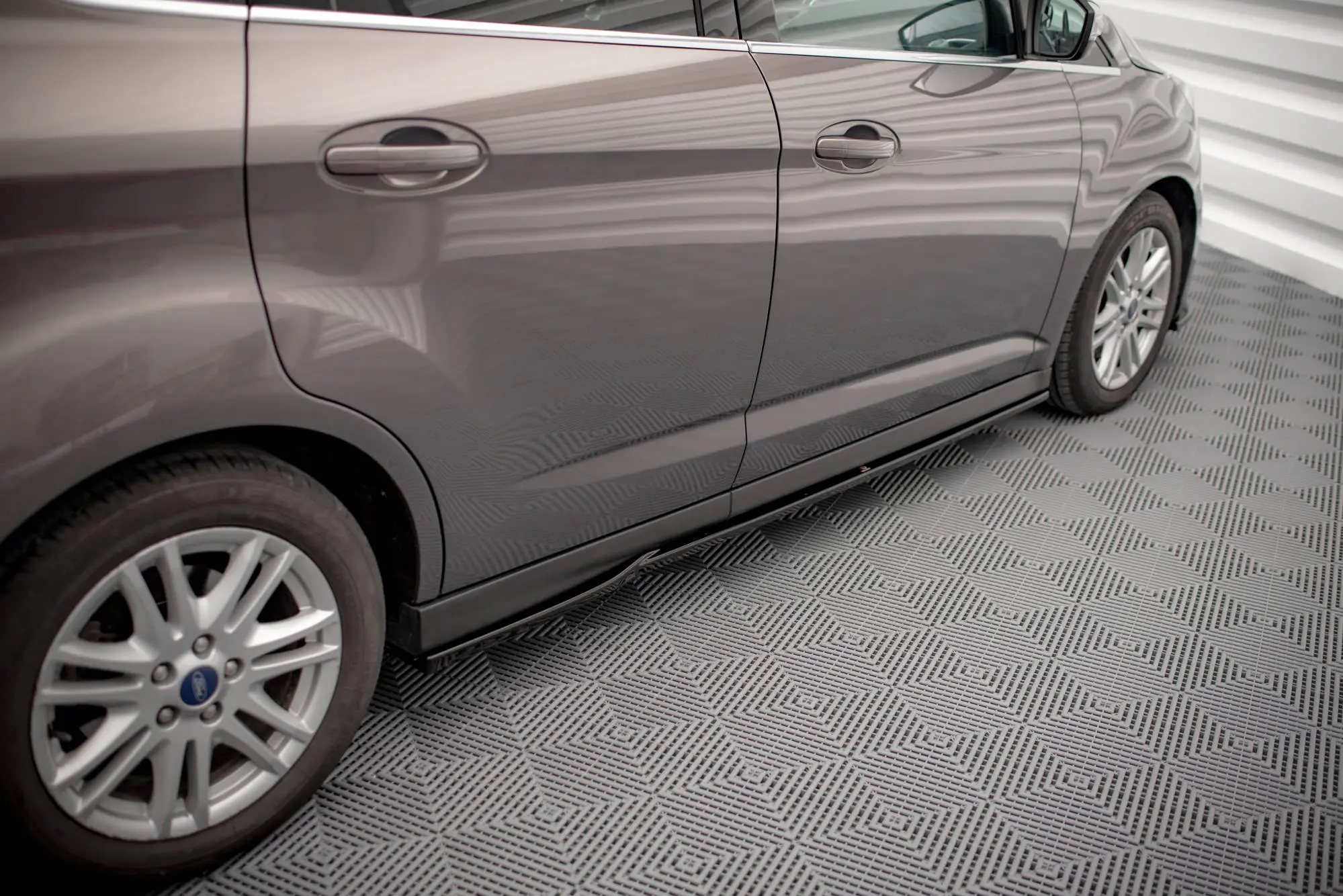 SIDESKJØRT FORD C-MAX II 2010-2014