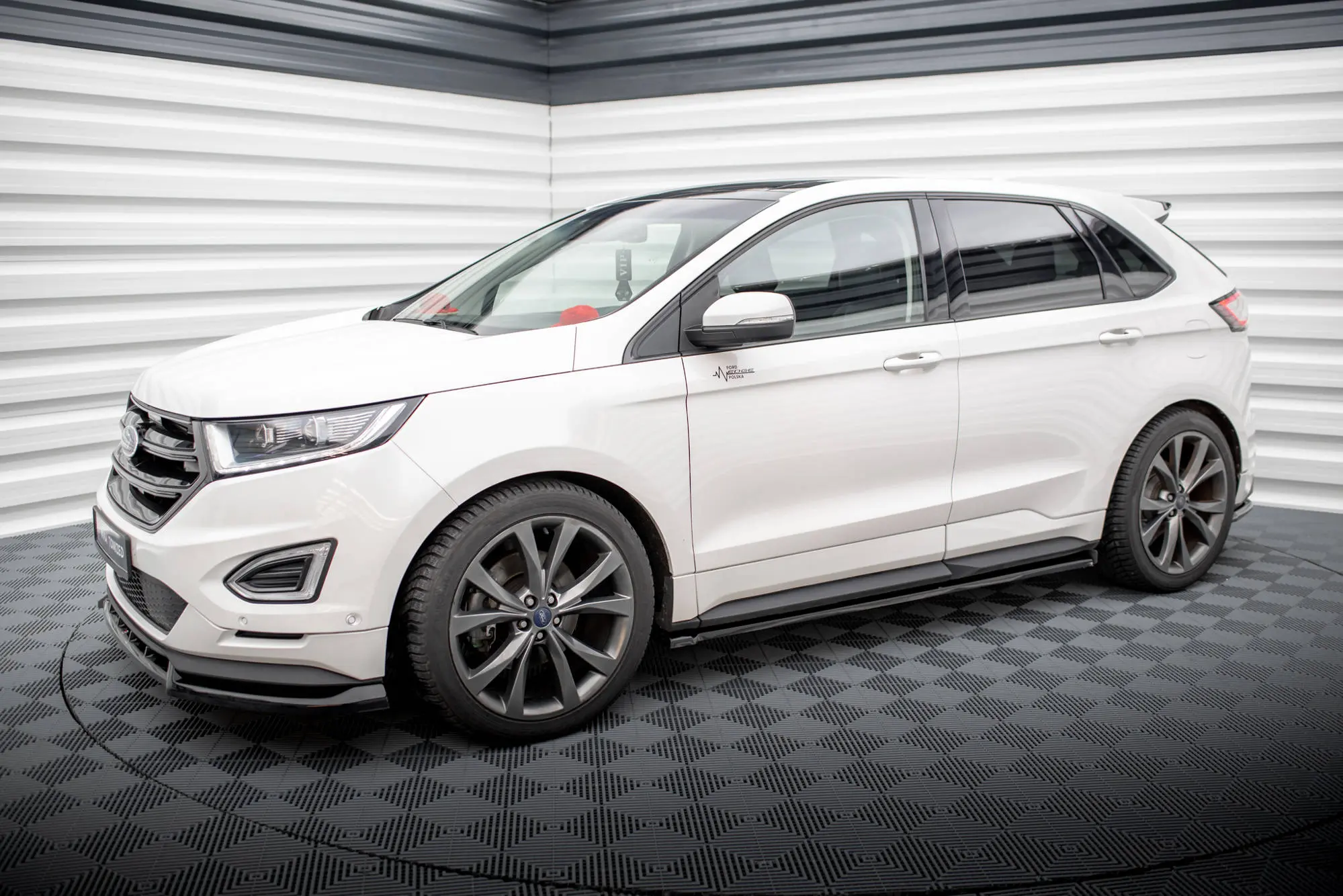 Sideskjørt Ford Edge Sport Mk2 2014 -2019 | Glossy Black Edition – bilde 3
