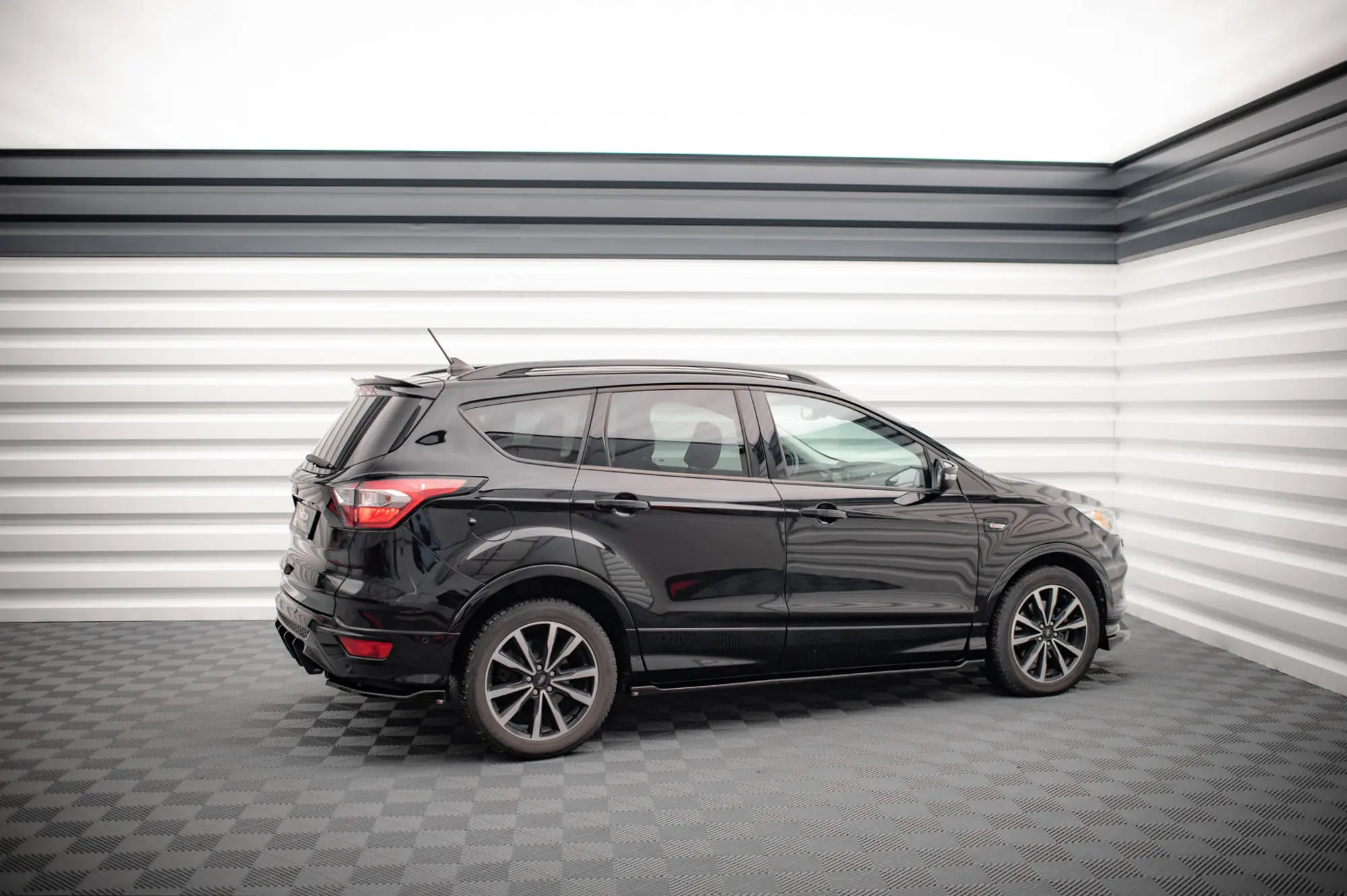 SIDESKJØRT FORD Escape III ST-Line 2012-2019 – bilde 4