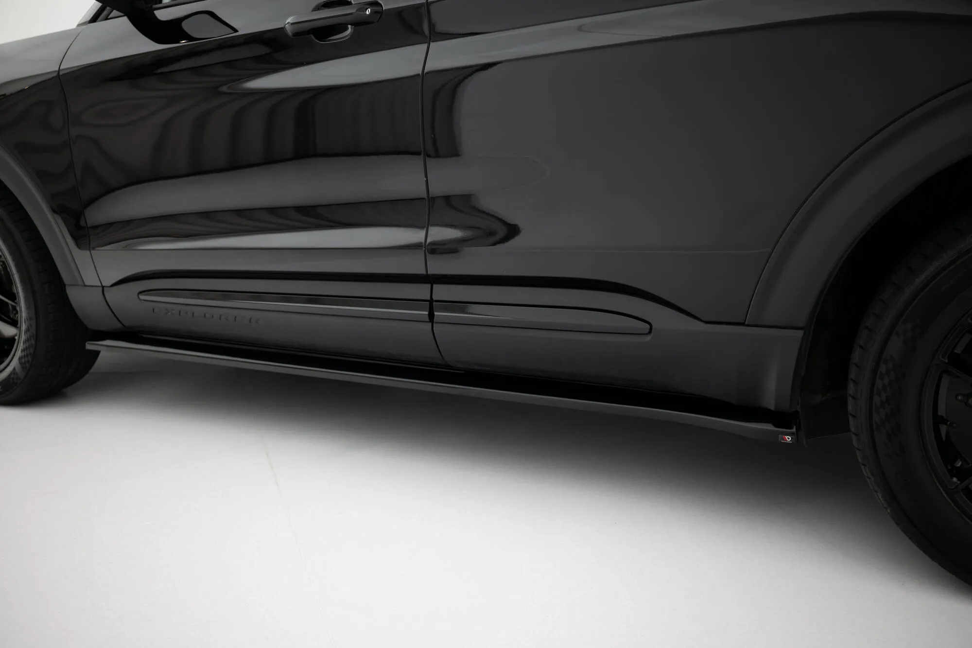 Sideskjørt Ford Explorer VI Xlt 2019 - 2024 | Glossy Black Edition – bilde 3