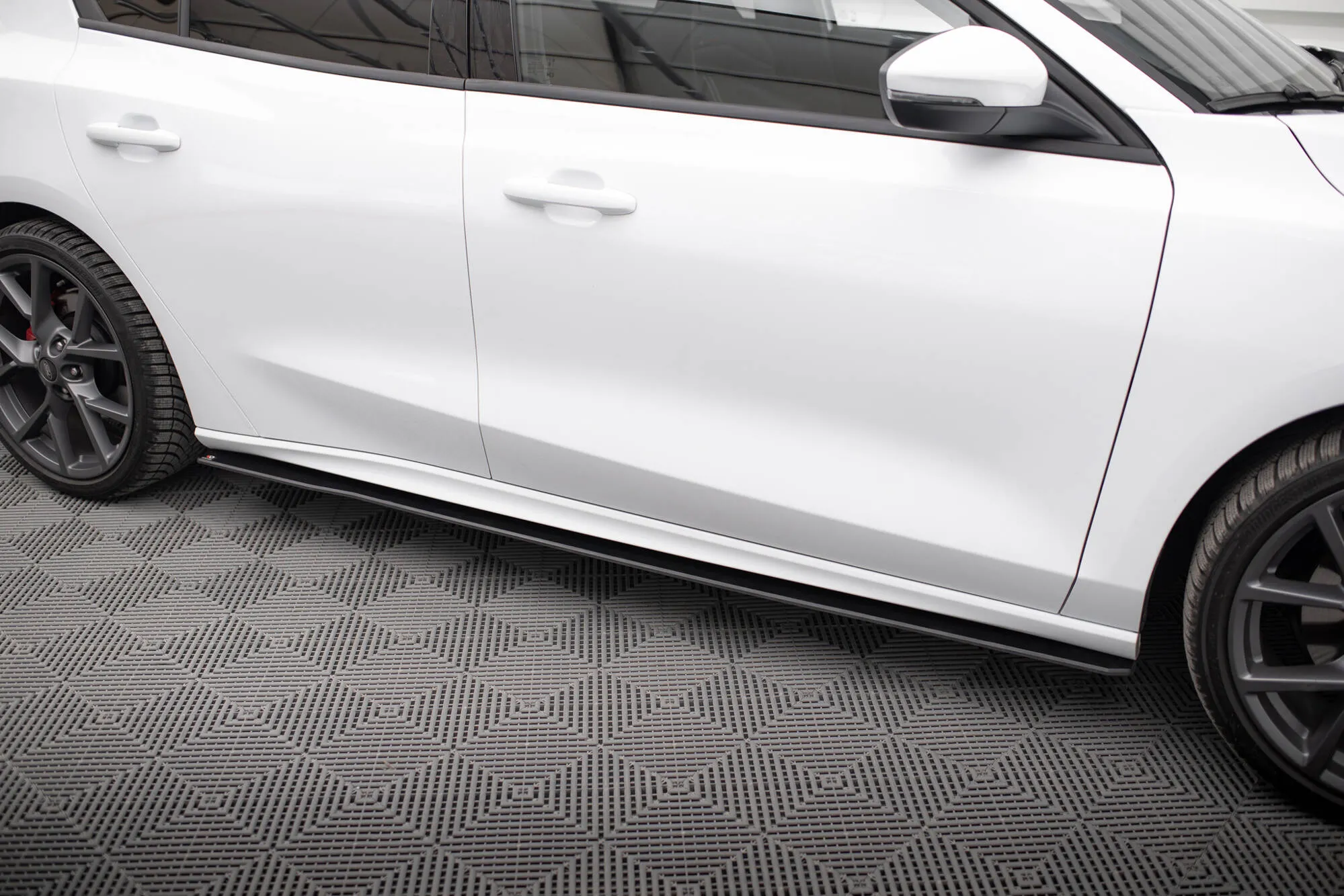 Sideskjørt Ford Focus IV ST / ST-Line 2018 -> | Street Pro Black Edition – bilde 2