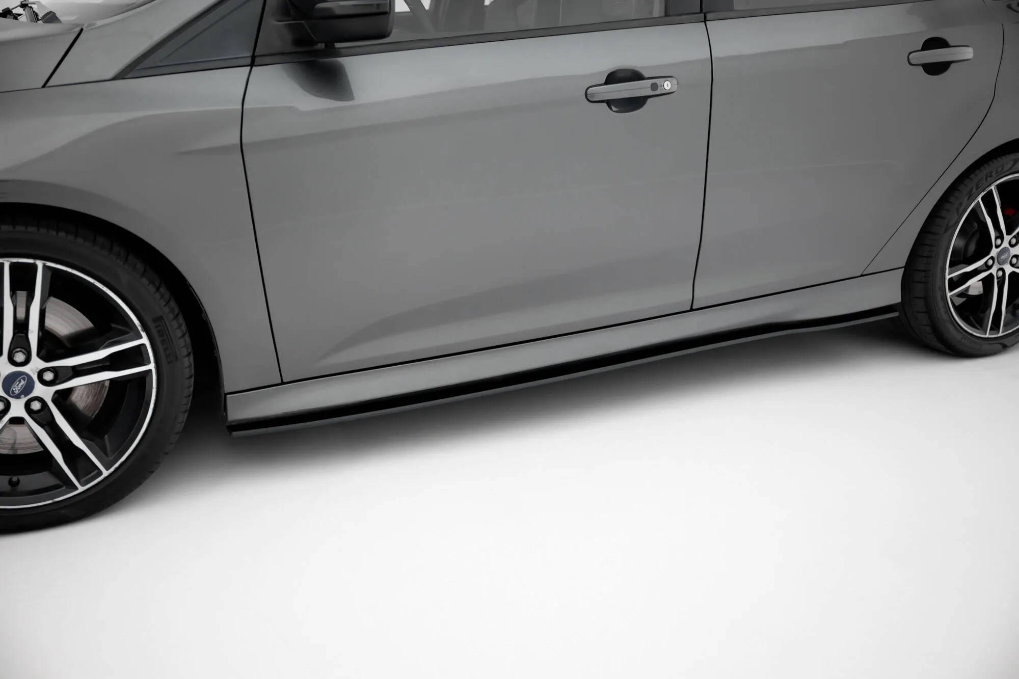 Sideskjørt Ford Focus ST III Facelift 2015 - 2018 | Street Pro Black Edition
