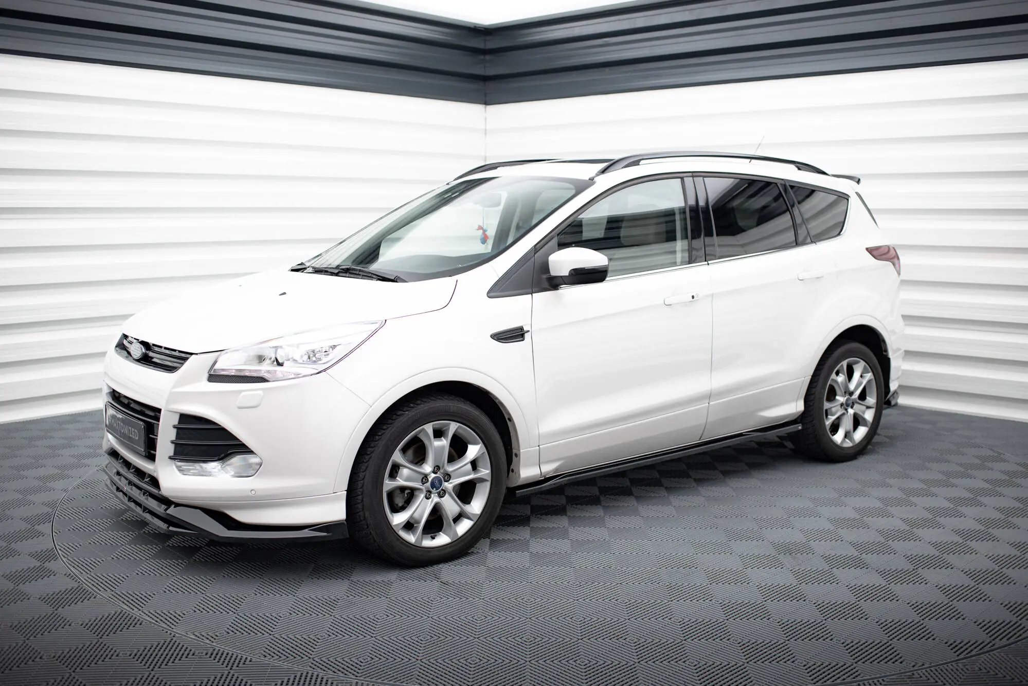 Sideskjørt Ford Kuga II ST-Line 2013 - 2016 | Glossy Black Edition – bilde 4