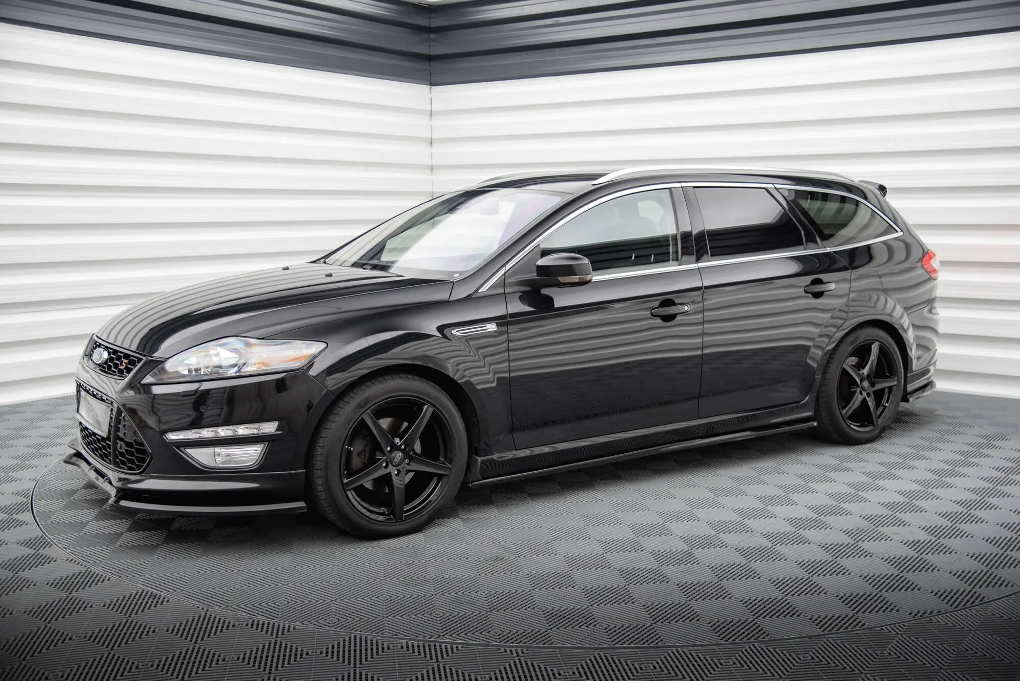 Sideskjørt Ford Mondeo ST-Line mk4 facelift 2010 - 2014 | Glossy Black Edition – bilde 4