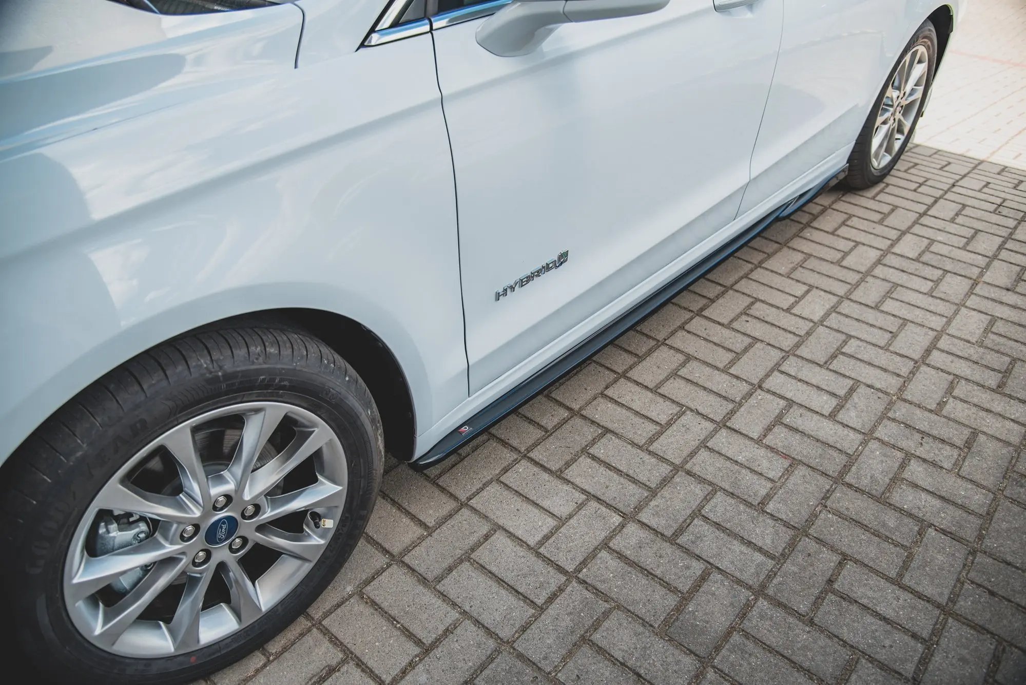 Sideskjørt Ford Mondeo V 2014 - 2022