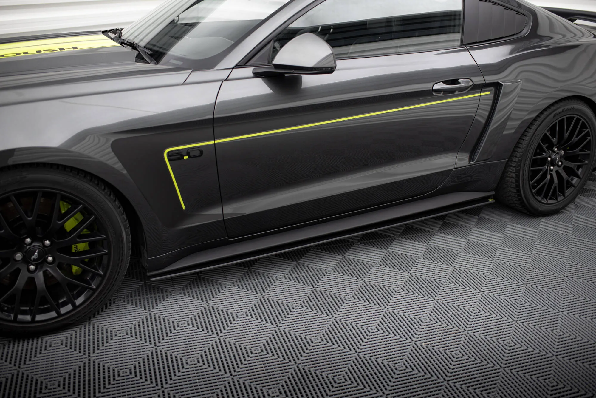 Sideskjørt Ford Mustang GT VI 2014 - 2017 | Street Pro Black Edition