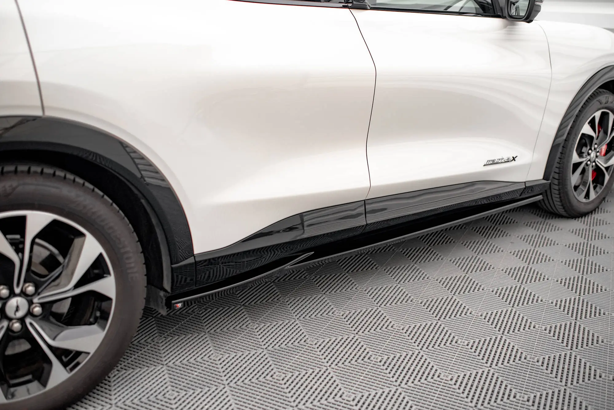 Sideskjørt Ford Mustang Mach-E 2020-> – bilde 2