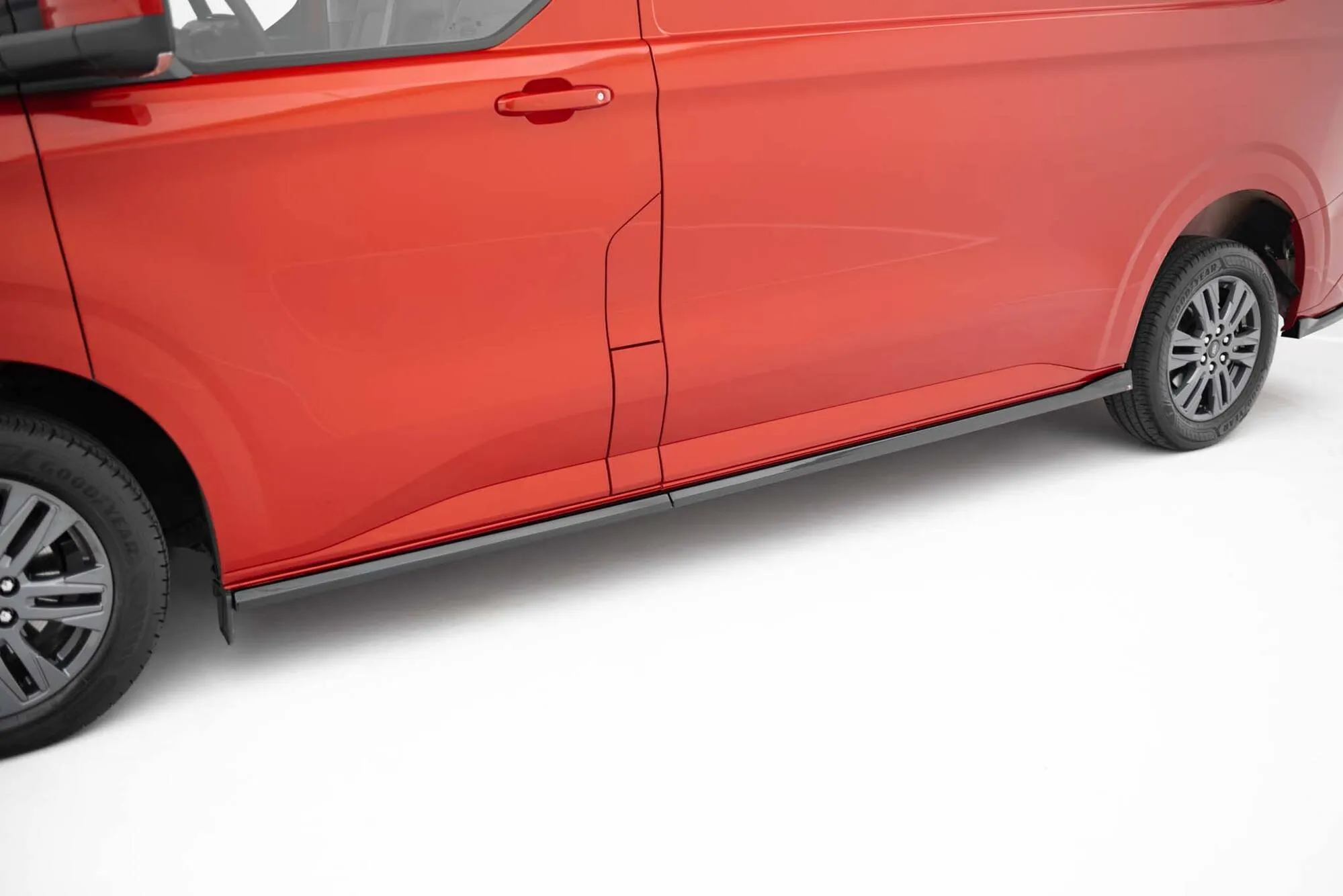 Sideskjørt Ford Transit Custom II 2023 -> | Glossy Black Edition – bilde 3
