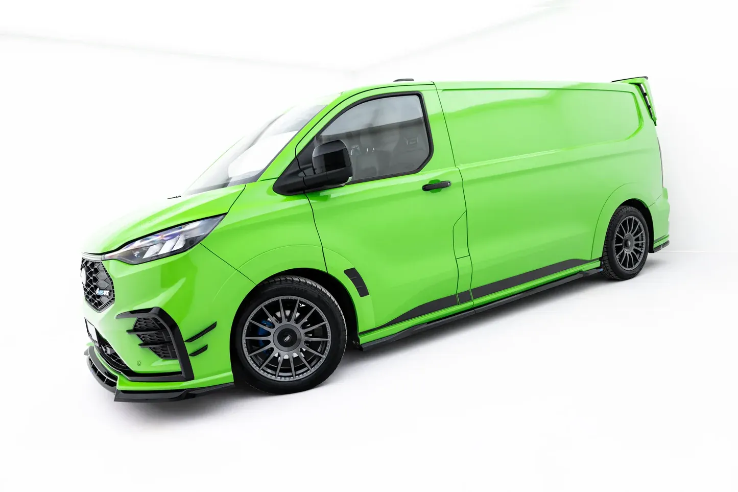 Sideskjørt Ford Transit Custom MS-RT II 2023 -> | Glossy Black Edition