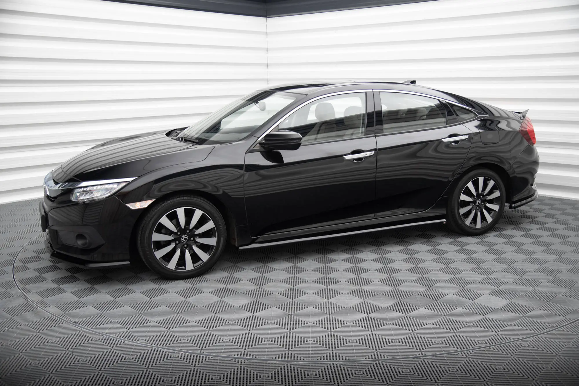 Sideskjørt Honda Civic mk10 2017 - 2022 | Glossy Black Edition – bilde 3