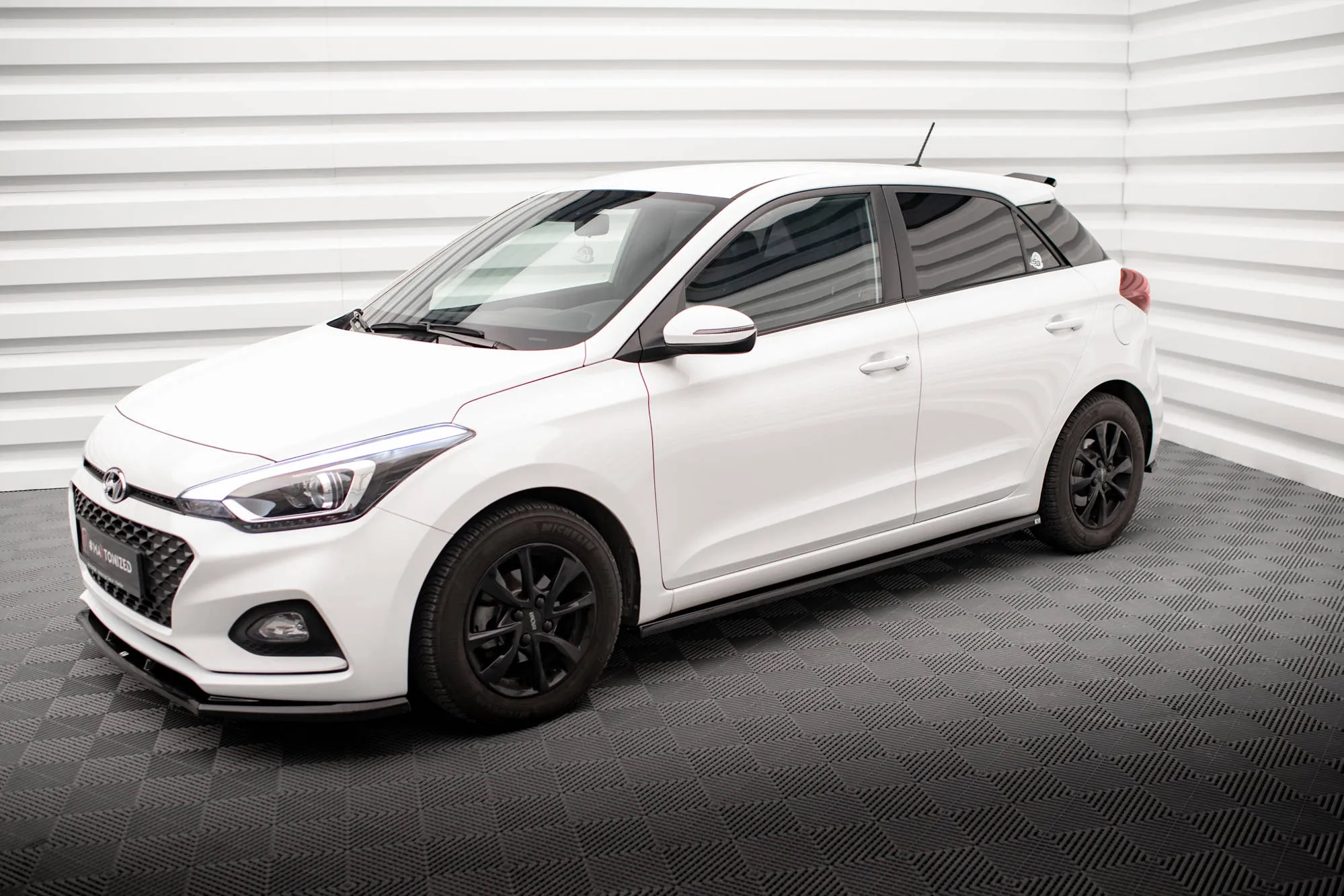 Sideskjørt Hyundai I20 Mk2 Facelift 2018 - 2020 | Glossy Black Edition – bilde 2
