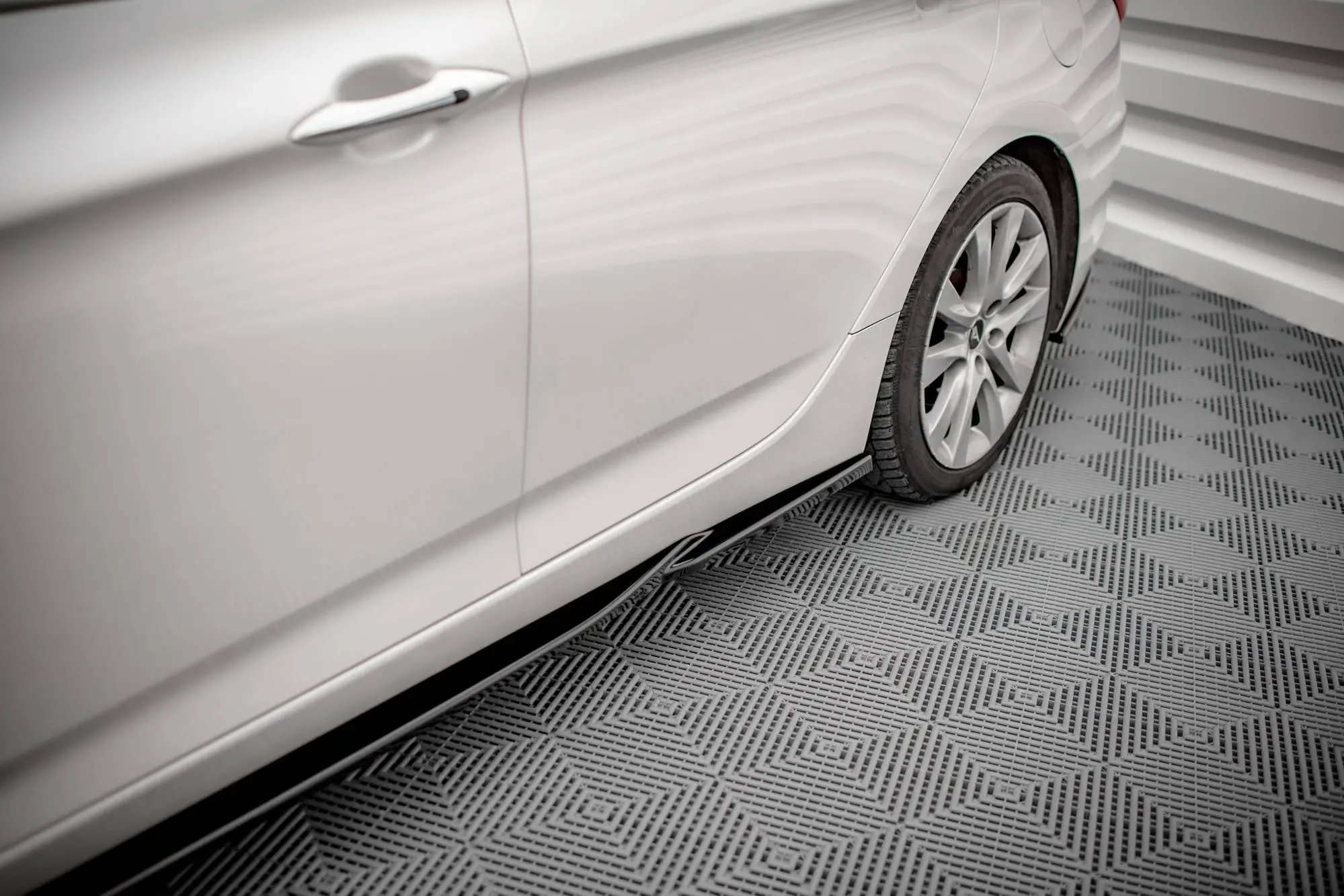 SIDESKJØRT HYUNDAI i40 2011-2014 – bilde 2