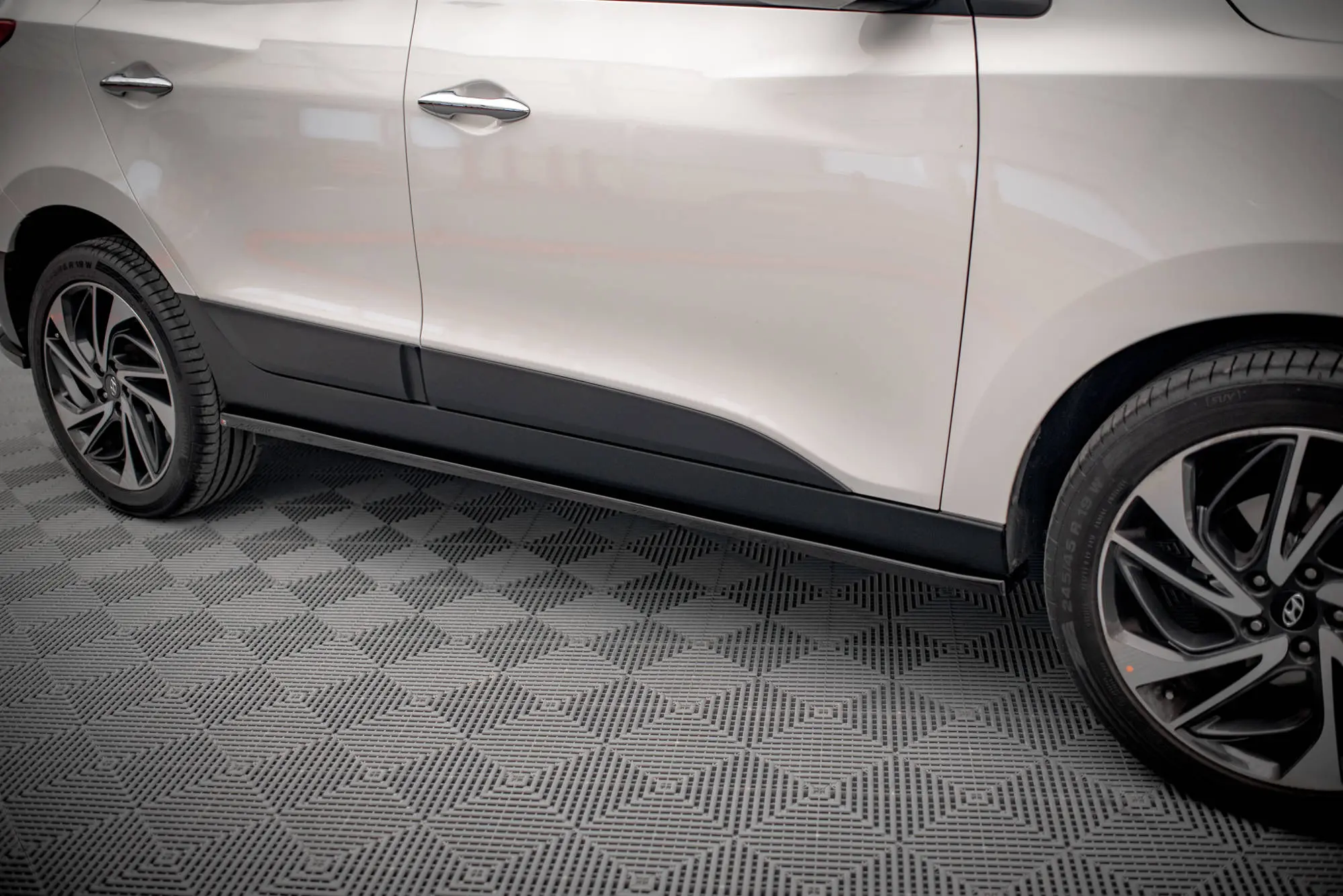 SIDESKJØRT Hyundai iX35 2009-2013 – bilde 2