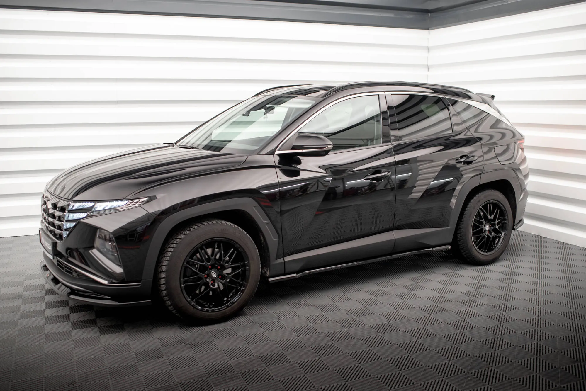 Sideskjørt Hyundai Tucson Mk4 2020 - 2024 | Glossy Black Edition – bilde 3