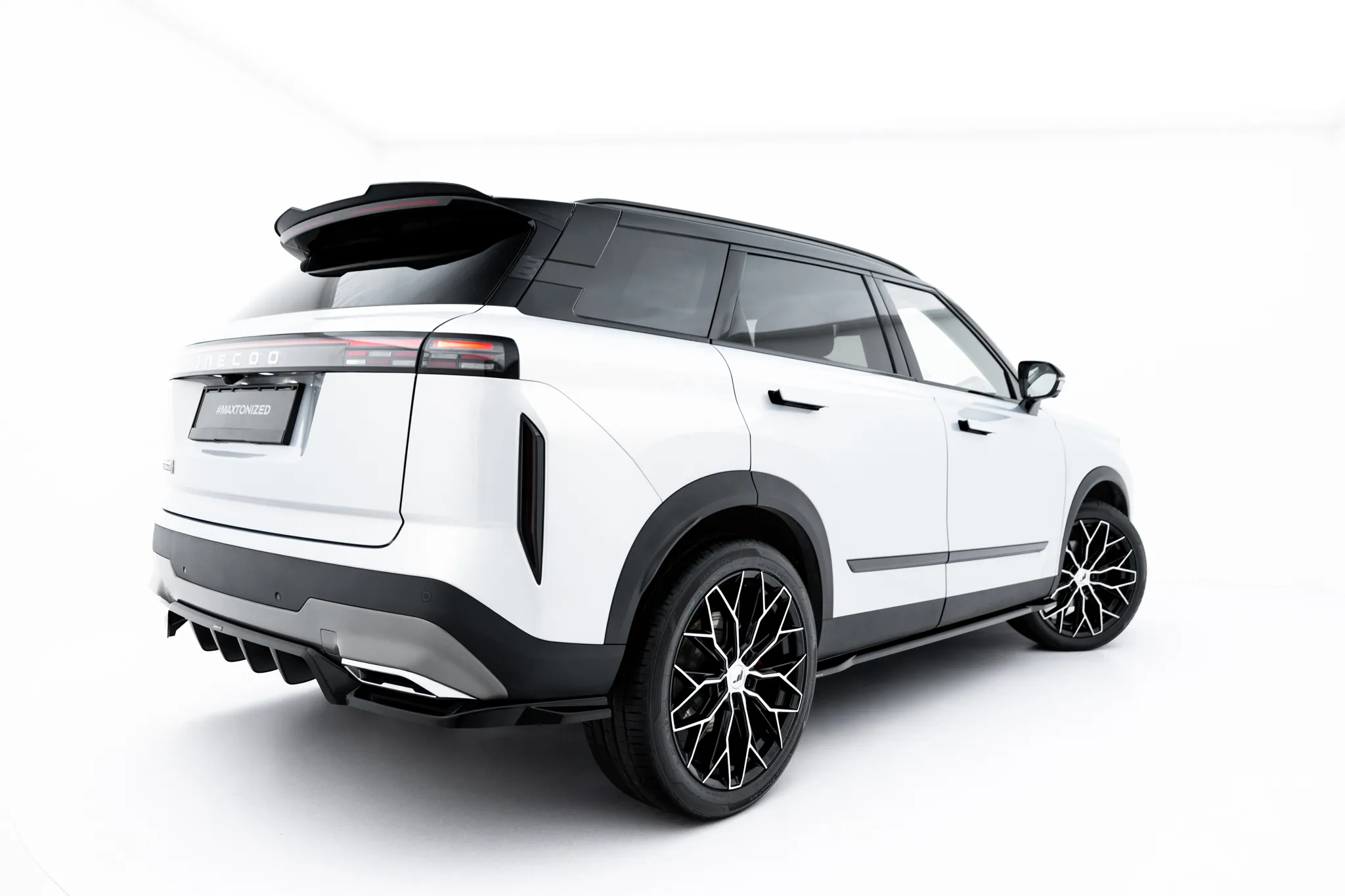 Sideskjørt Jaeco 7 (I) 2023 - 2026 | Glossy Black Edition
