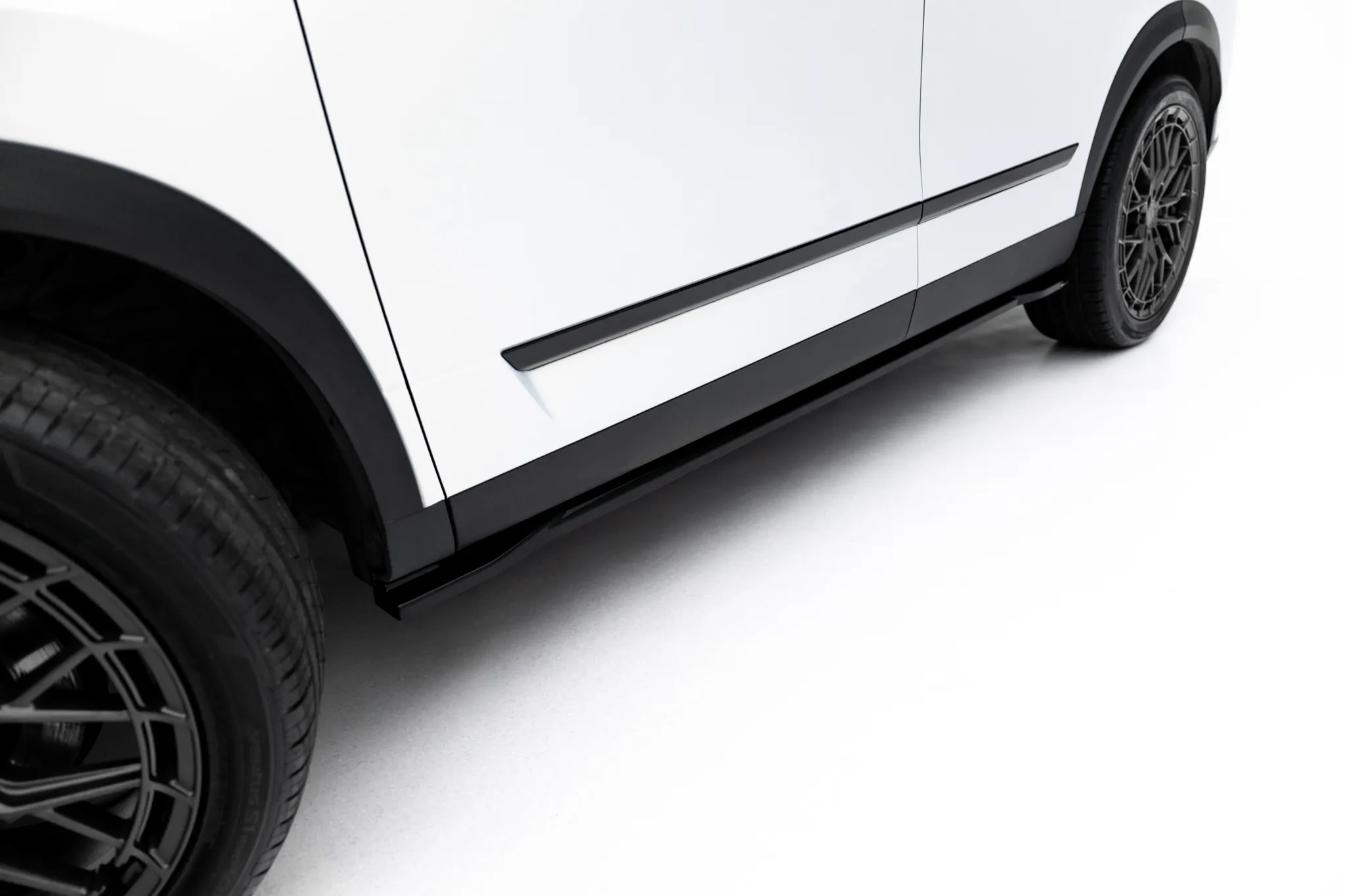 Sideskjørt Jaeco 7 (I) 2023 - 2026 | Glossy Black Edition – bilde 4