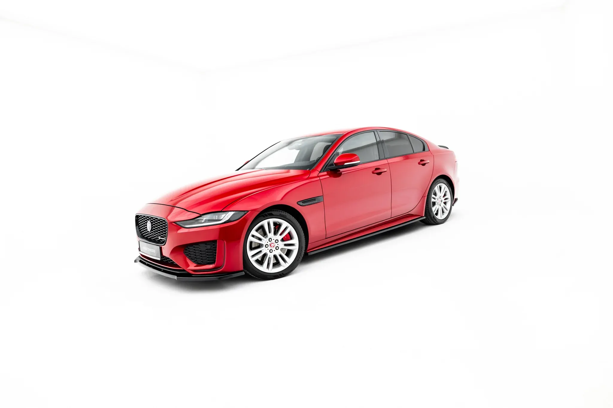 Sideskjørt Jaguar XE R-Dynamic (X760) Facelift 2019 - 2024 | Glossy Black Edition – bilde 2
