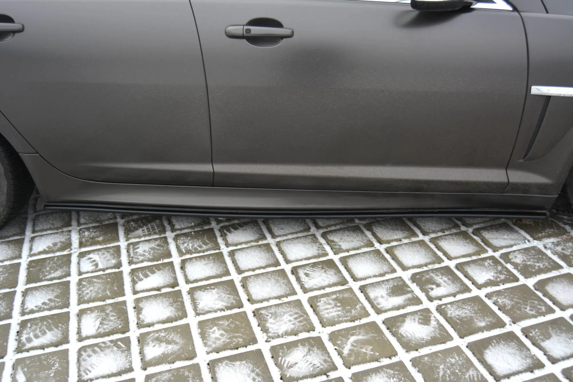 Sideskjørt Jaguar XF I (X250) Sportbrake S-Pack Facelift 2011 - 2015 – bilde 2