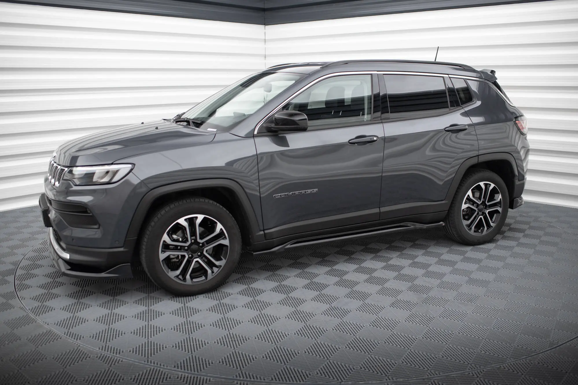 Sideskjørt Jeep Compass II Limited Facelift 2020 ->  | Glossy Black Edition – bilde 4