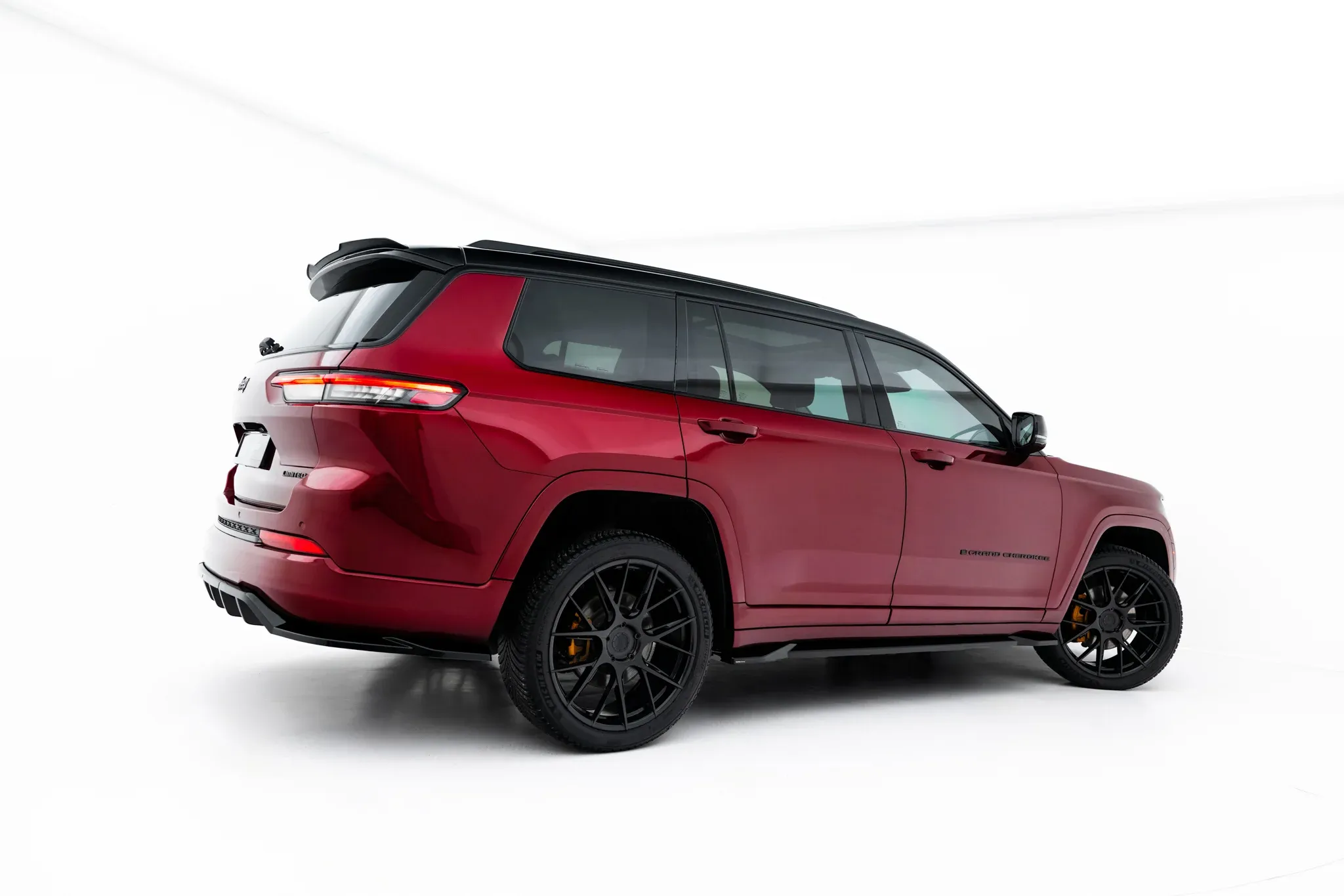 Sideskjørt Jeep Grand Cherokee 2021-2026 | Glossy Black Edition