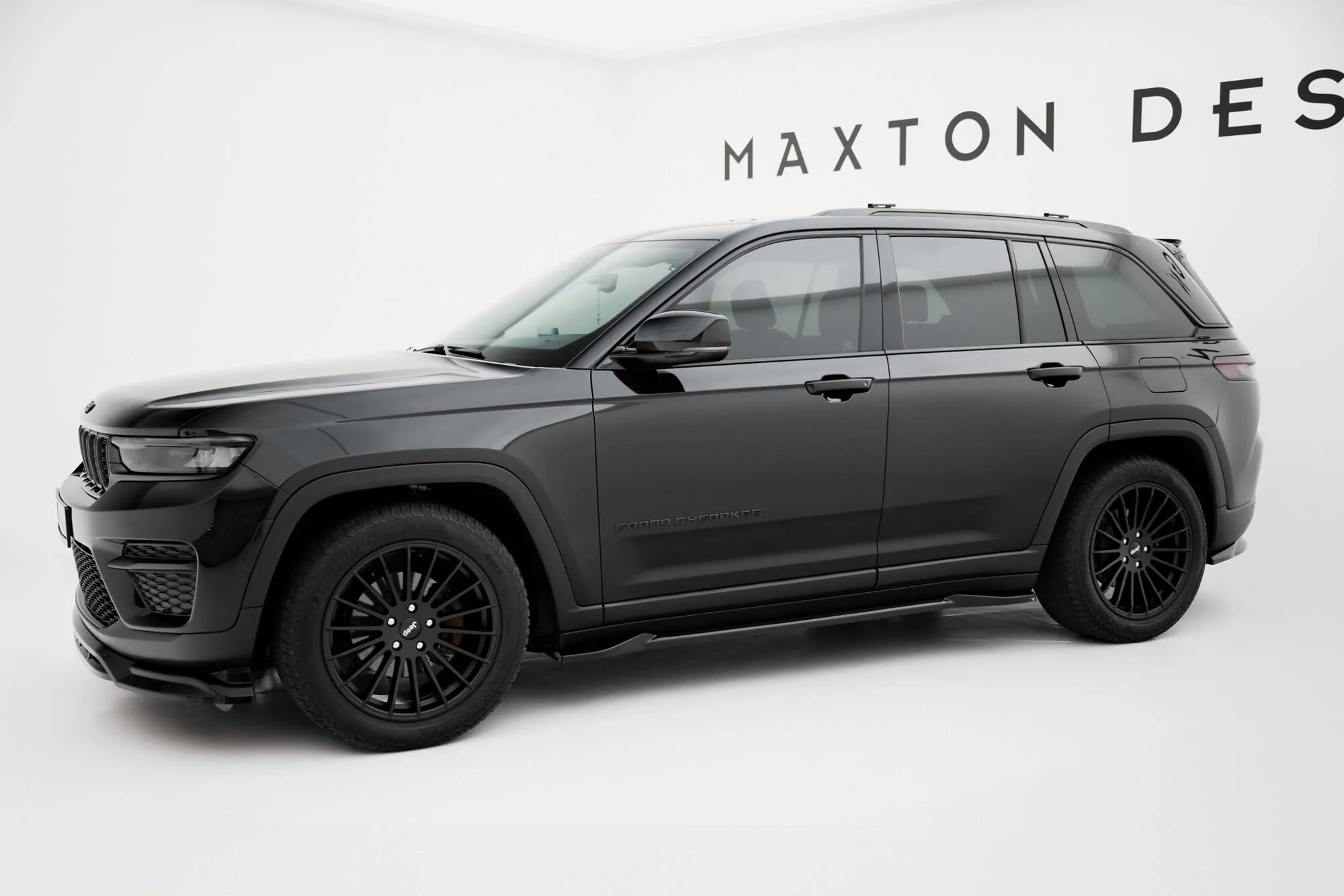 Sideskjørt Jeep Grand Cherokee Trailhawk Mk5 2021 -> | Glossy Black Edition – bilde 2