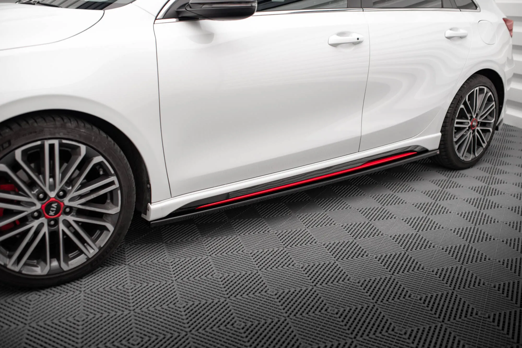 Sideskjørt Kia Ceed GT III 2018 - 2021 | Glossy Black Edition