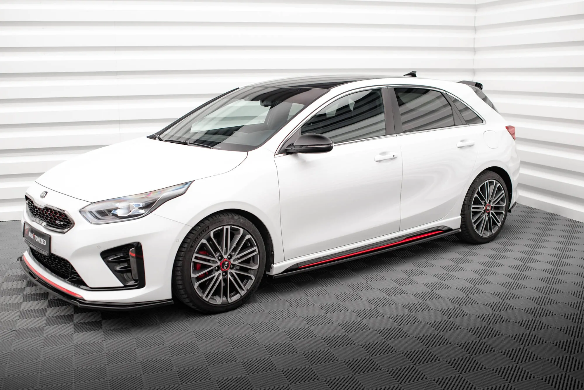 Sideskjørt Kia Ceed GT III 2018 - 2021 | Glossy Black Edition – bilde 3