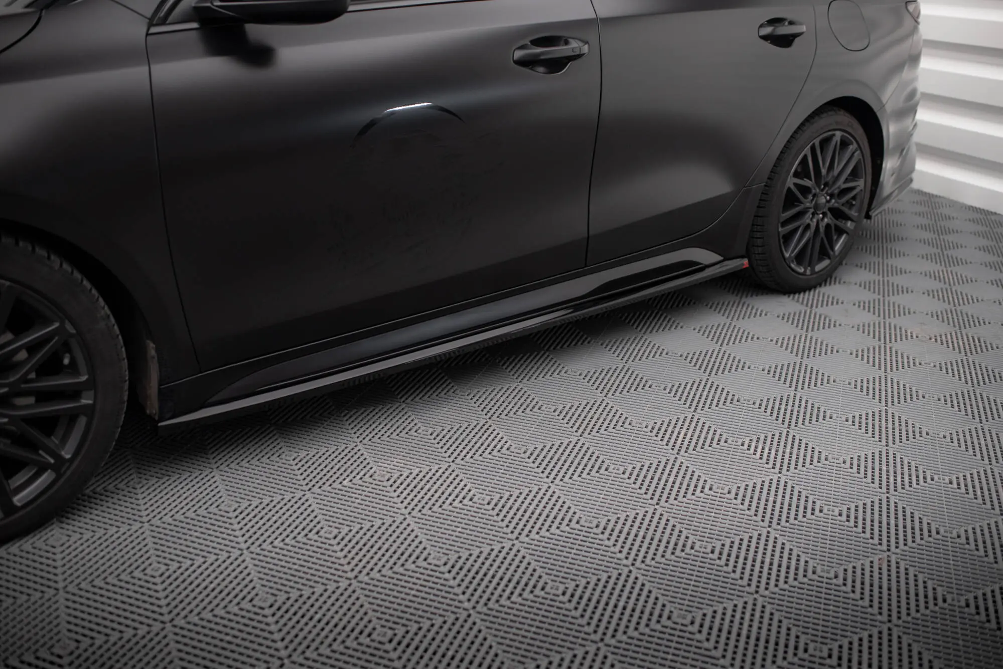 Sideskjørt Kia Proceed GT facelift 2021 - > | Glossy Black Edition – bilde 2