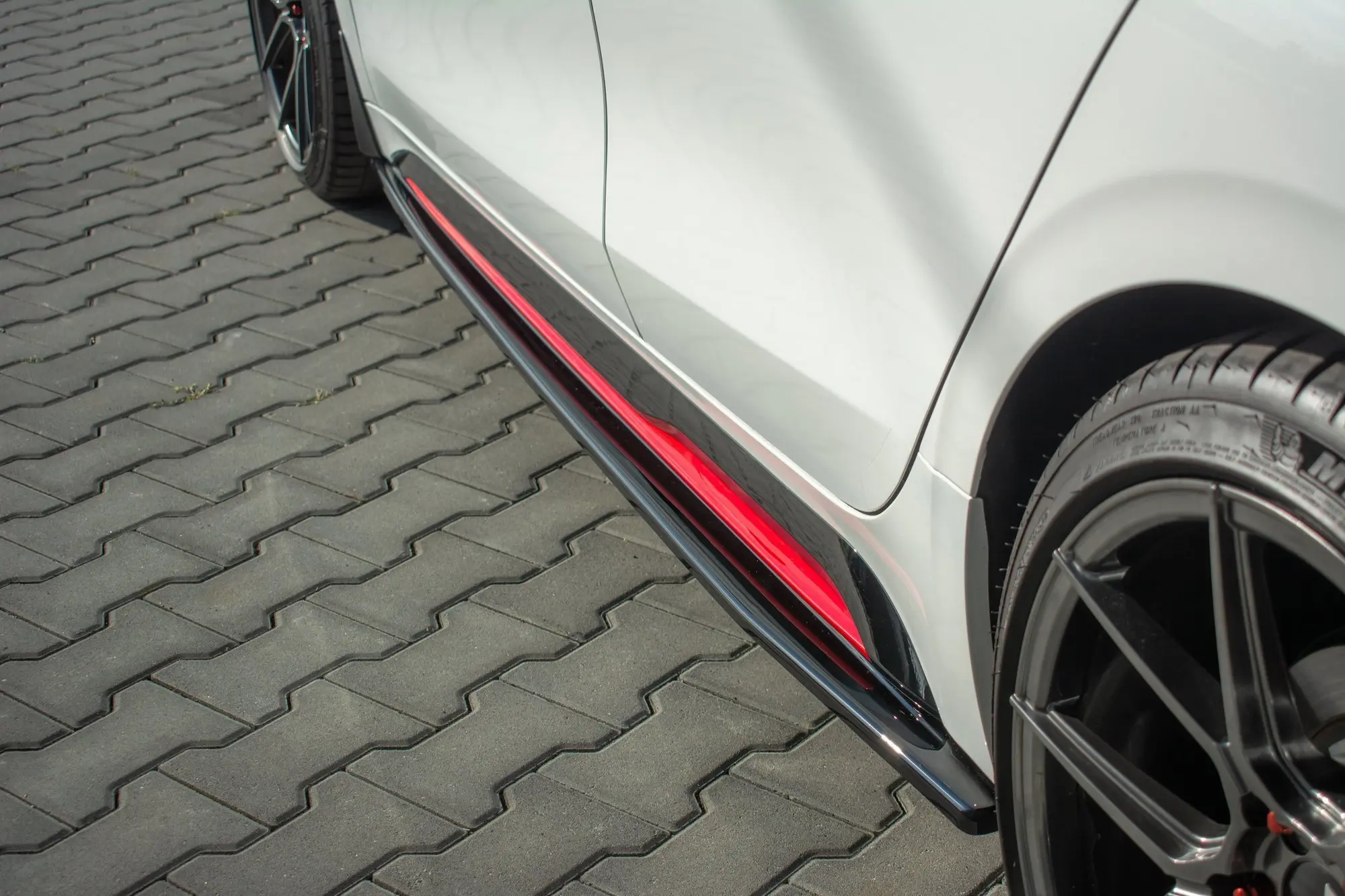 SIDESKJØRT KIA Proceed III GT 2018->