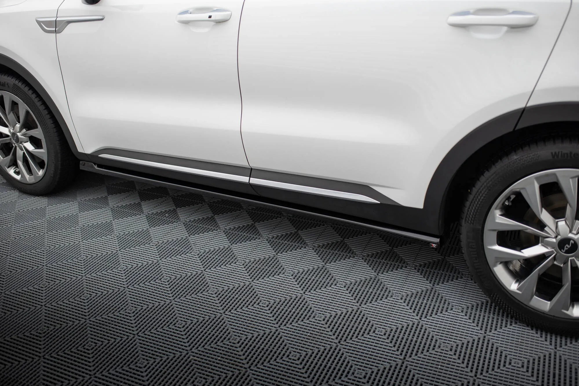Sideskjørt Kia Sorento Mk4 2020 - 2023 | Glossy Black Edition – bilde 3