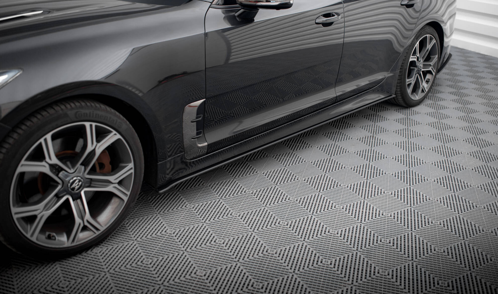 Sideskjørt Kia Stinger GT-Line 2017 - 2023 | Street Pro Black Edition