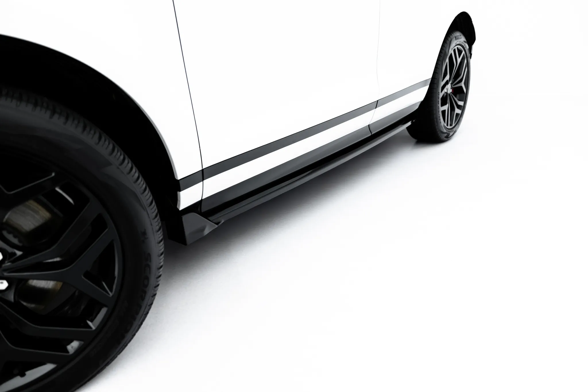 Sideskjørt Land Rover Range Rover Evoque Dynamic II 2018 - 2023 | Glossy Black Edition – bilde 4